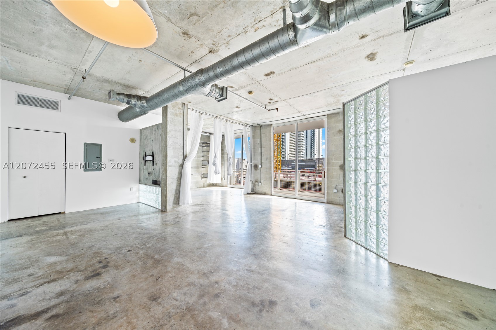 444 NE 30th St #702