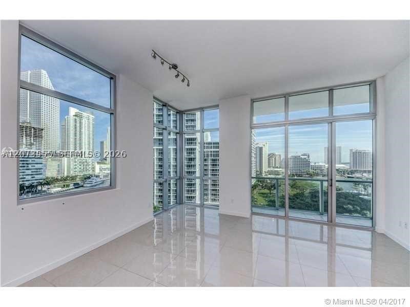 image 500 Brickell East7