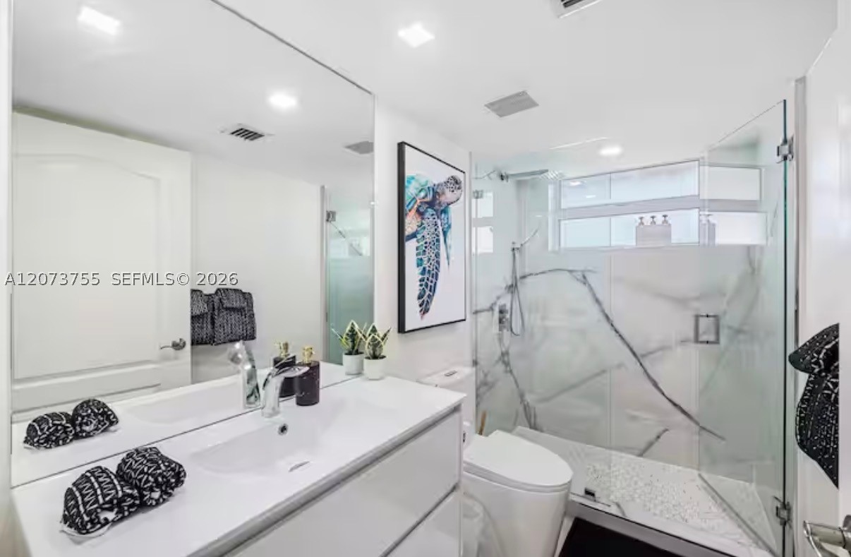 1200 Brickell Bay Dr #4101 Miami, FL 33131