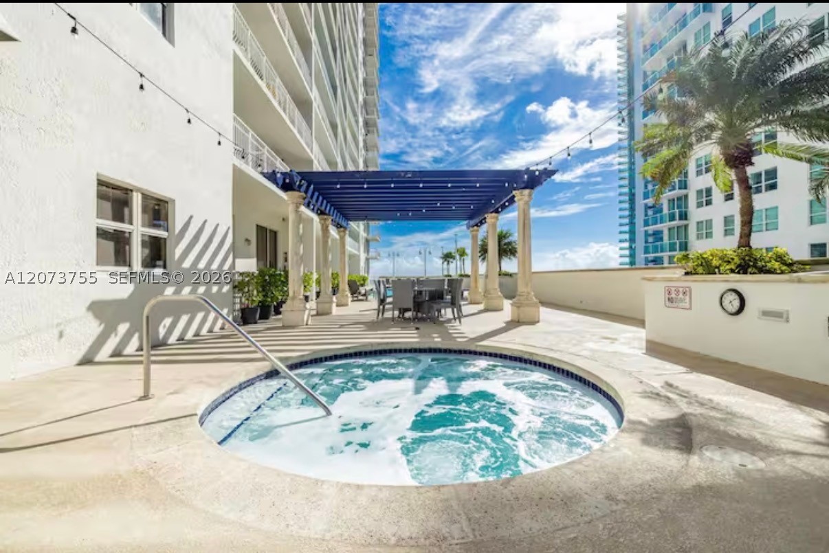1200 Brickell Bay Dr #4101 Miami, FL 33131