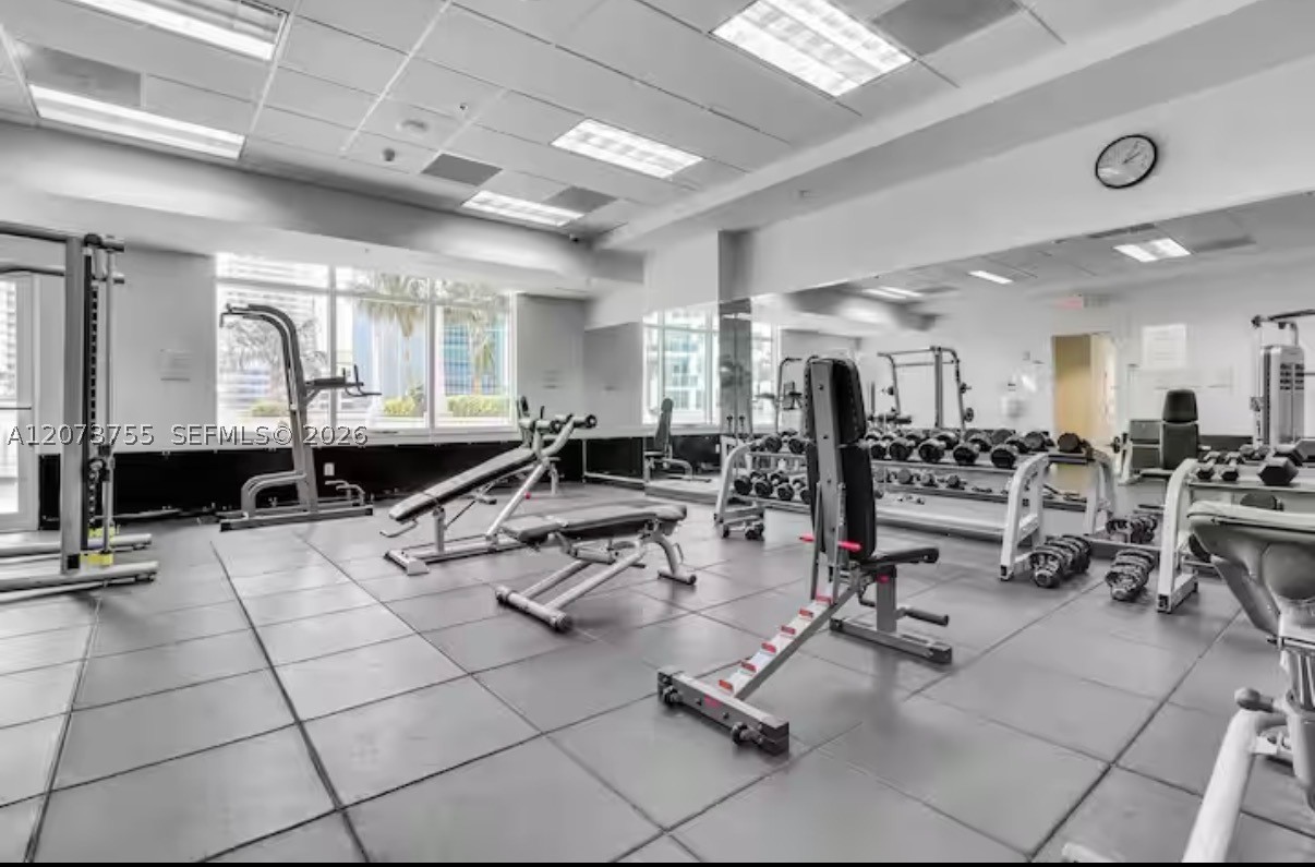 1200 Brickell Bay Dr #4101 Miami, FL 33131