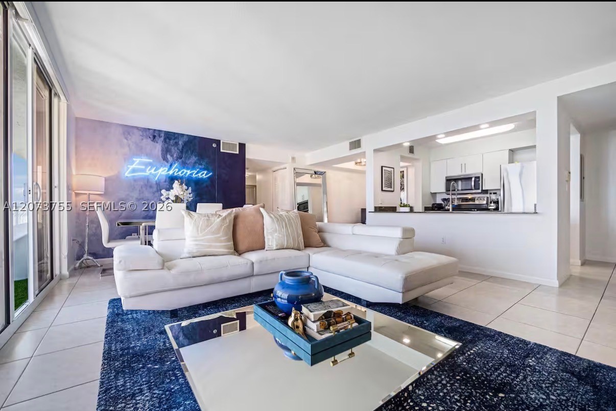 1200 Brickell Bay Dr #4101 Miami, FL 33131