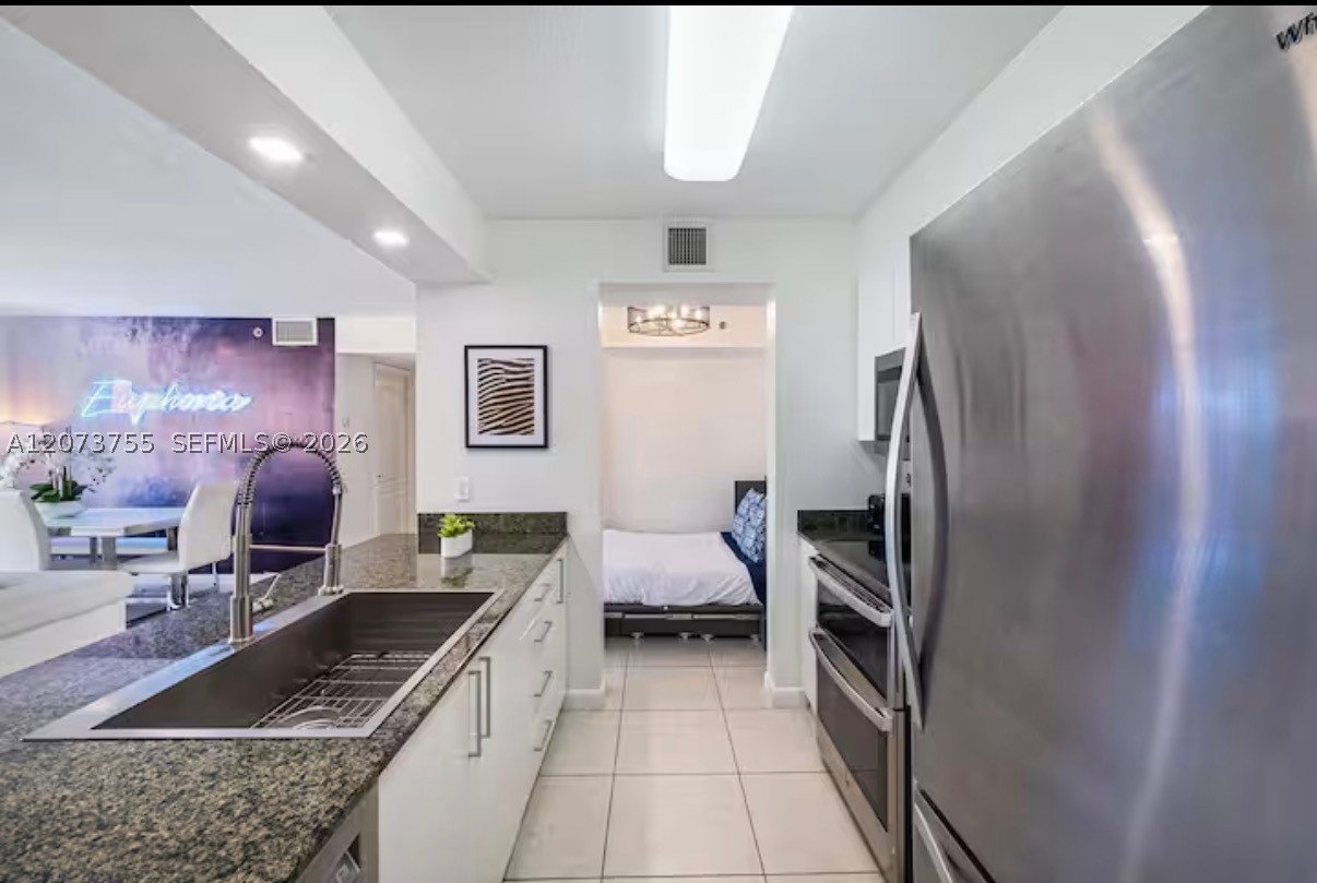 1200 Brickell Bay Dr #4101 Miami, FL 33131