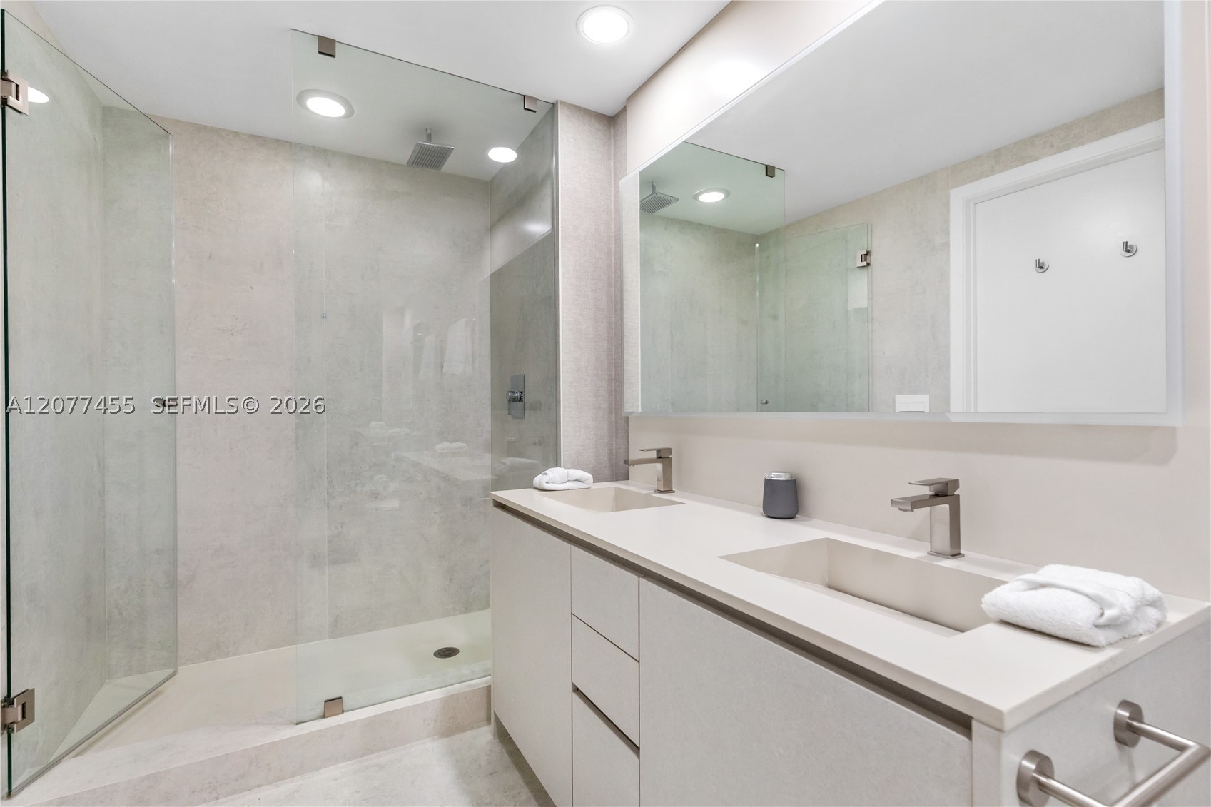 1010 Brickell Ave #1701 Miami, FL 33131