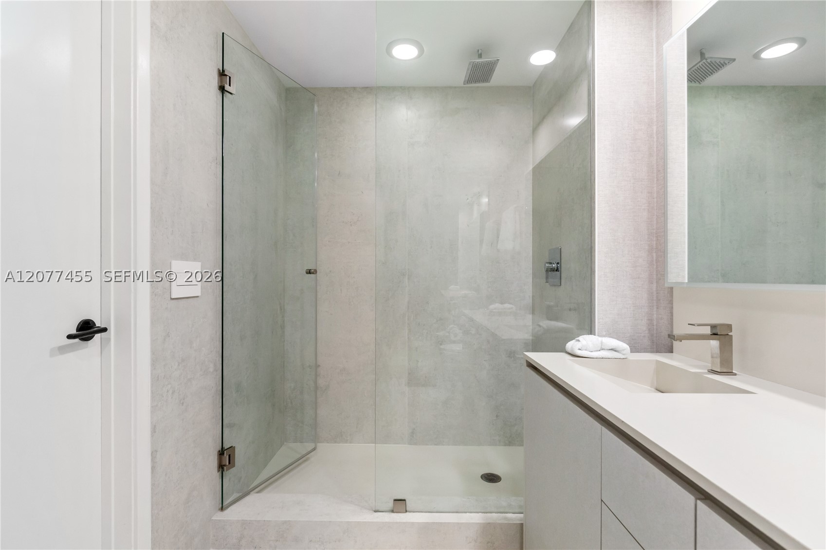 1010 Brickell Ave #1701 Miami, FL 33131