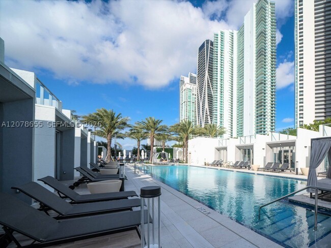 851 NE 1st Ave #3202 Miami, FL 33132