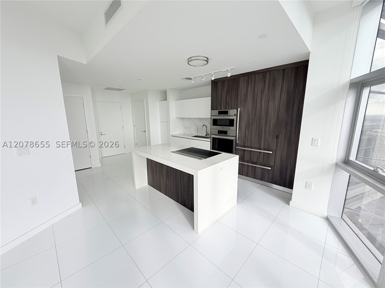 851 NE 1st Ave #3202 Miami, FL 33132