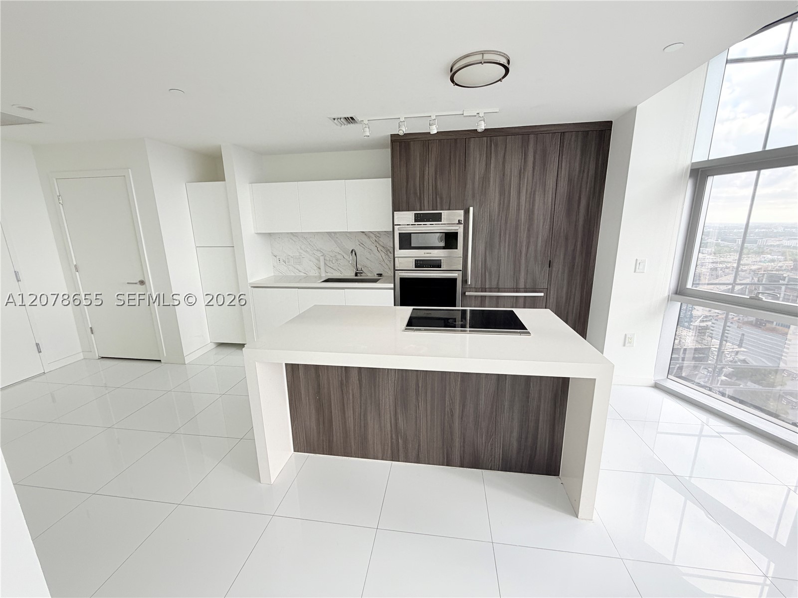 851 NE 1st Ave #3202 Miami, FL 33132