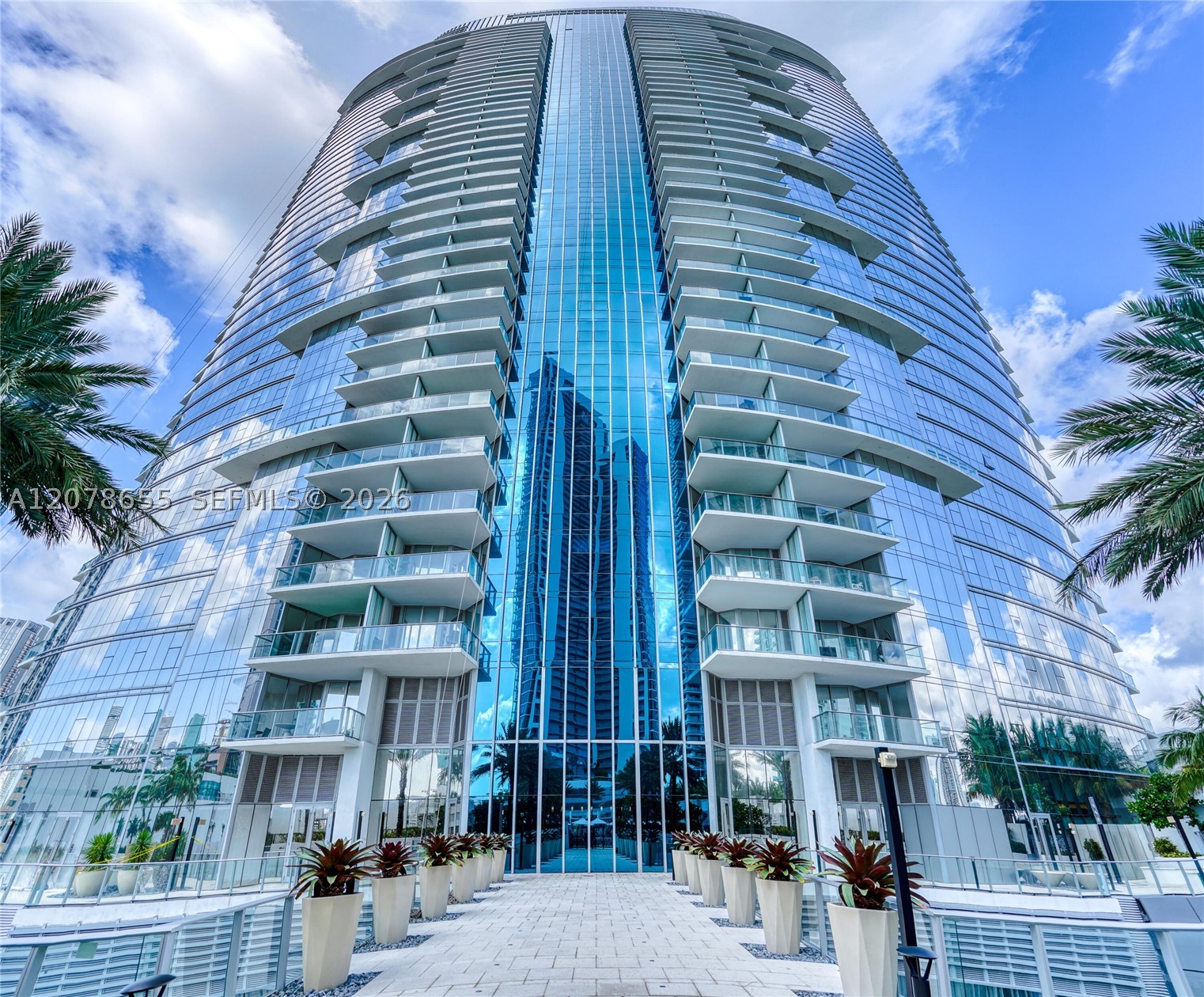 851 NE 1st Ave #3202 Miami, FL 33132
