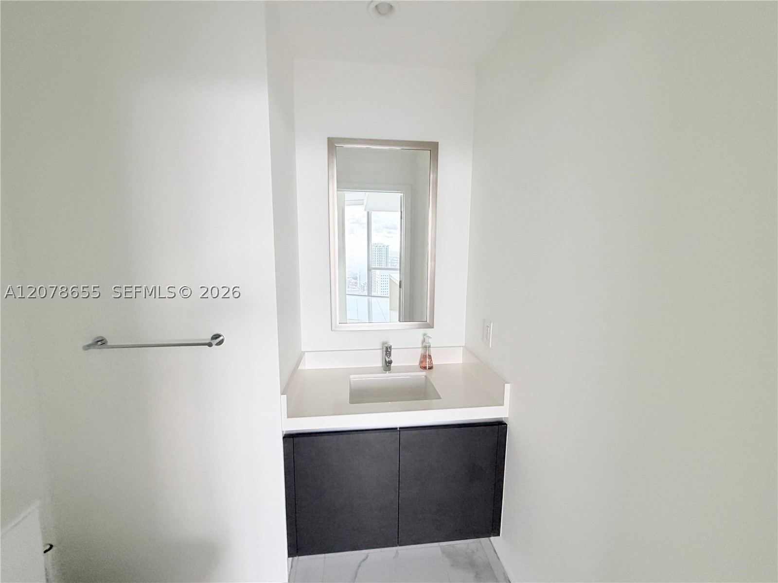 851 NE 1st Ave #3202 Miami, FL 33132