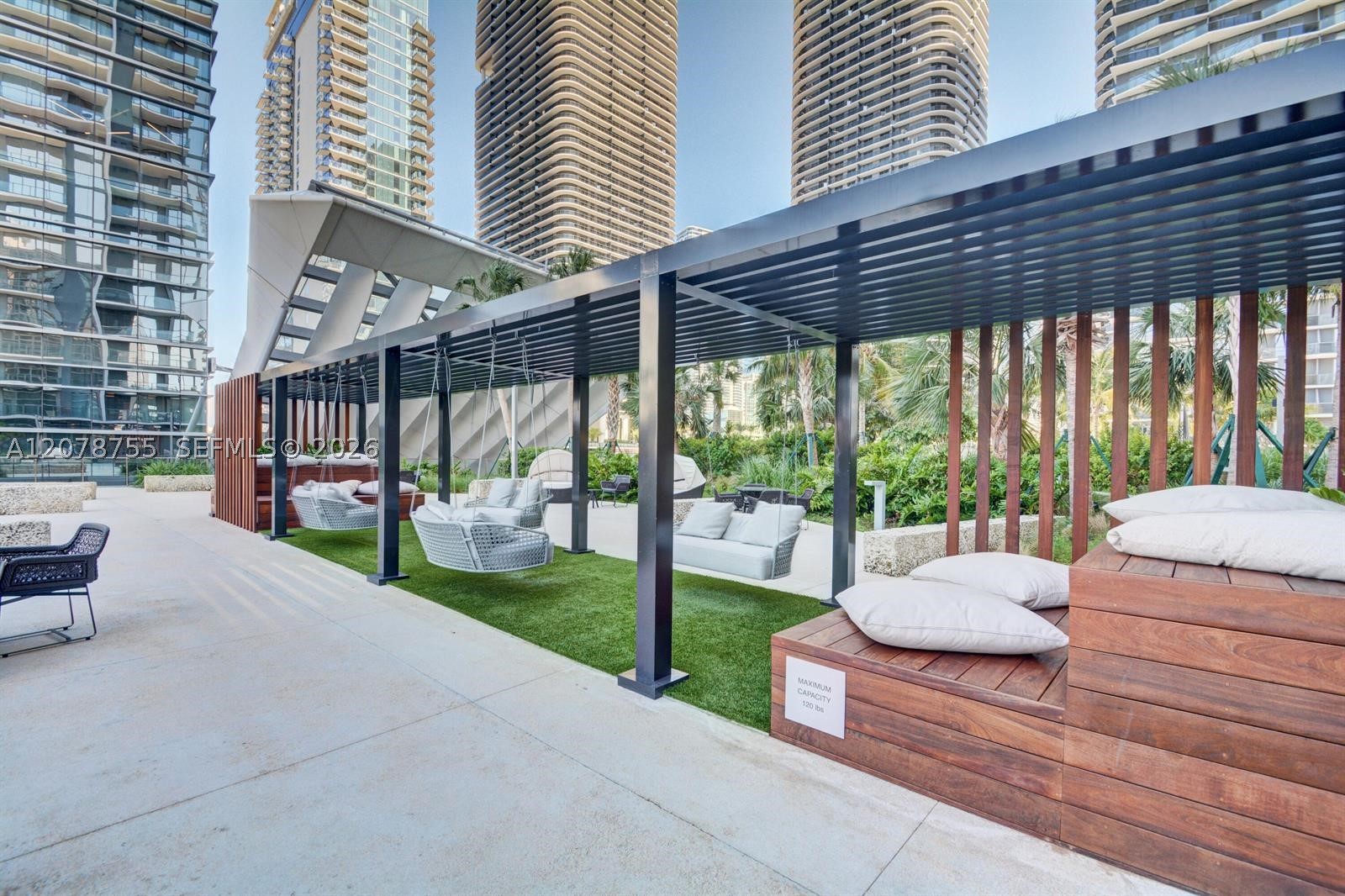 88 SW 7th St #1511 Miami, FL 33130