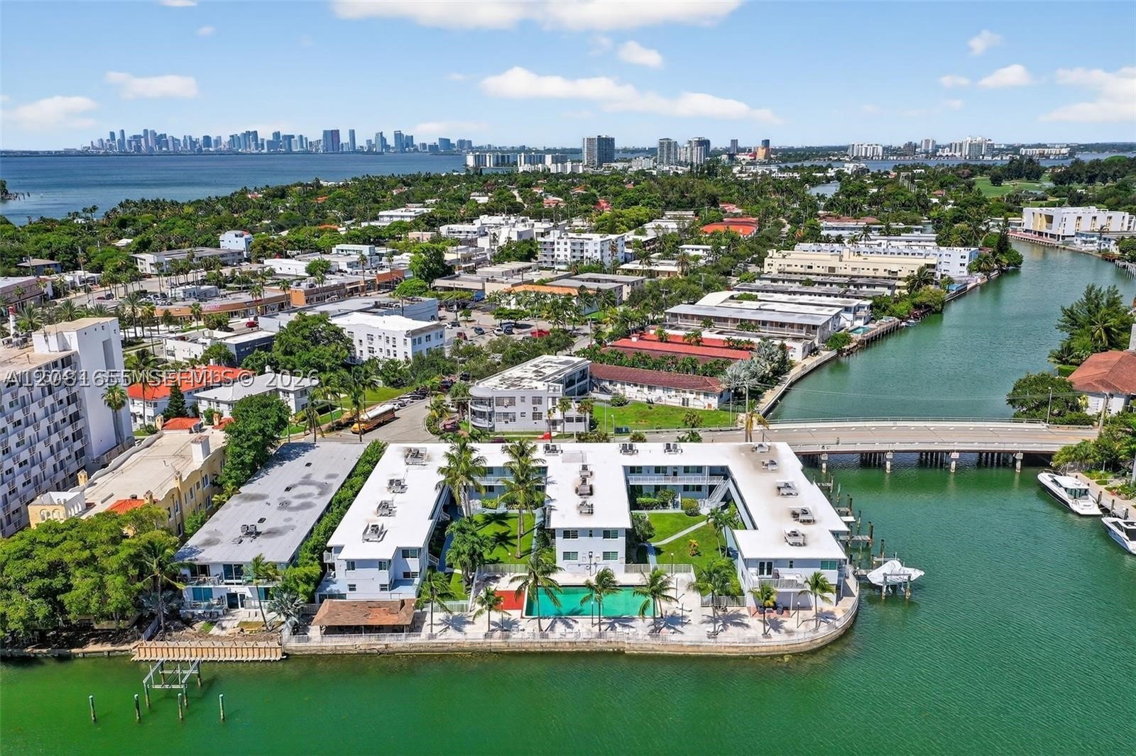 7207 Bay Dr #25