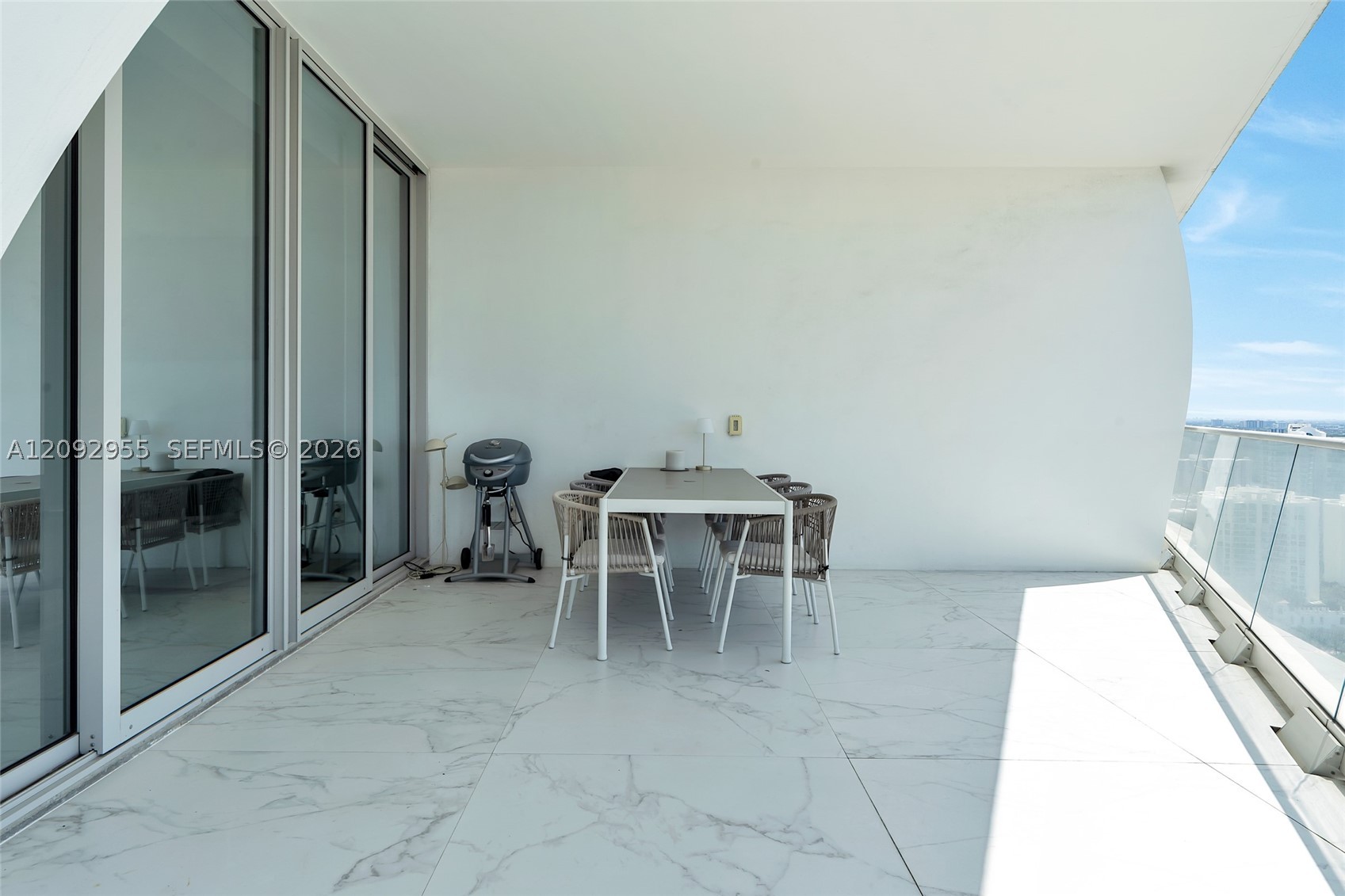 image Jade Signature44