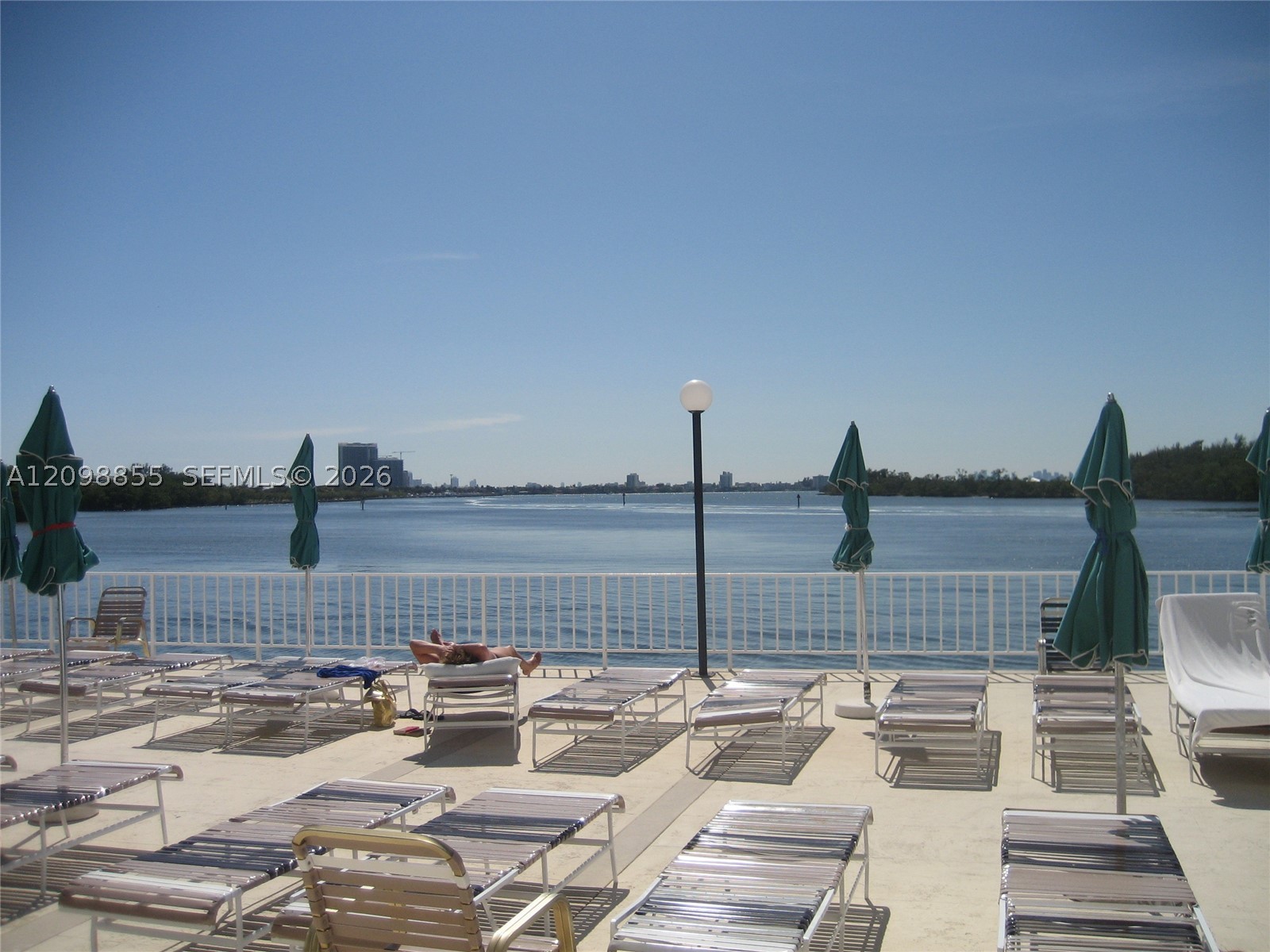 image Arlen House Condo17