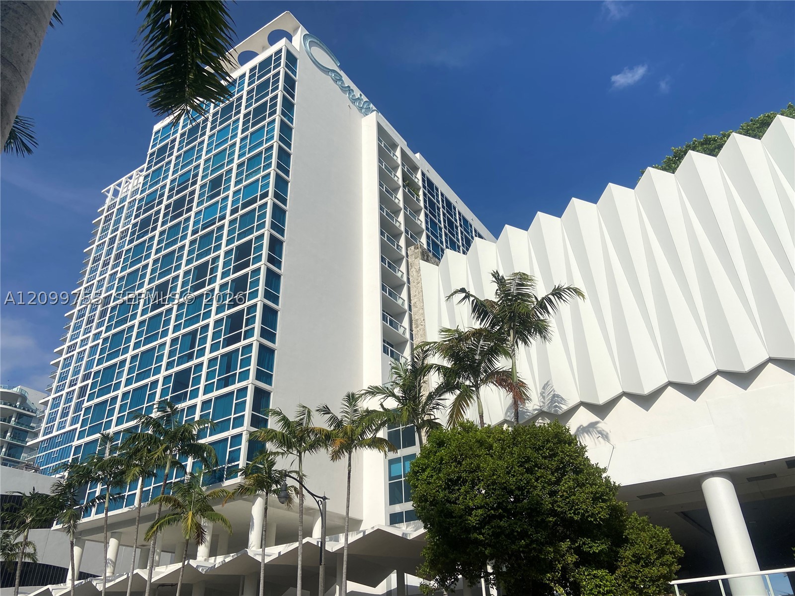 6801 Collins Ave #401