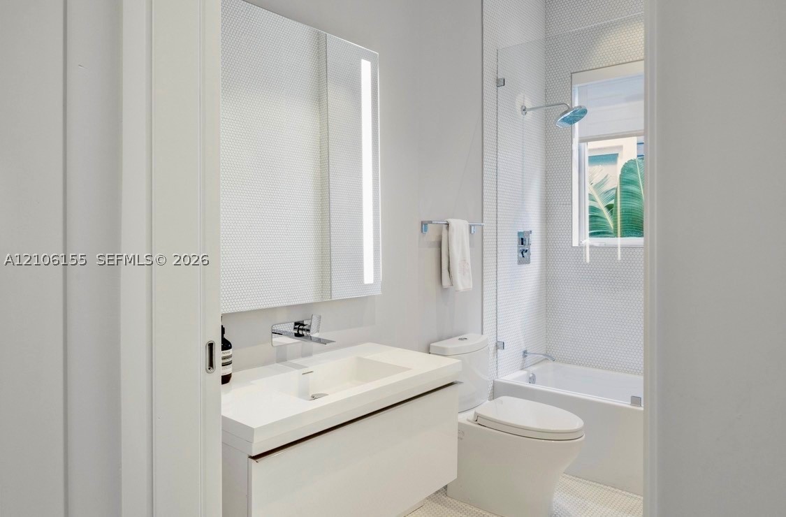 745 NE 77th St Miami, FL 33138