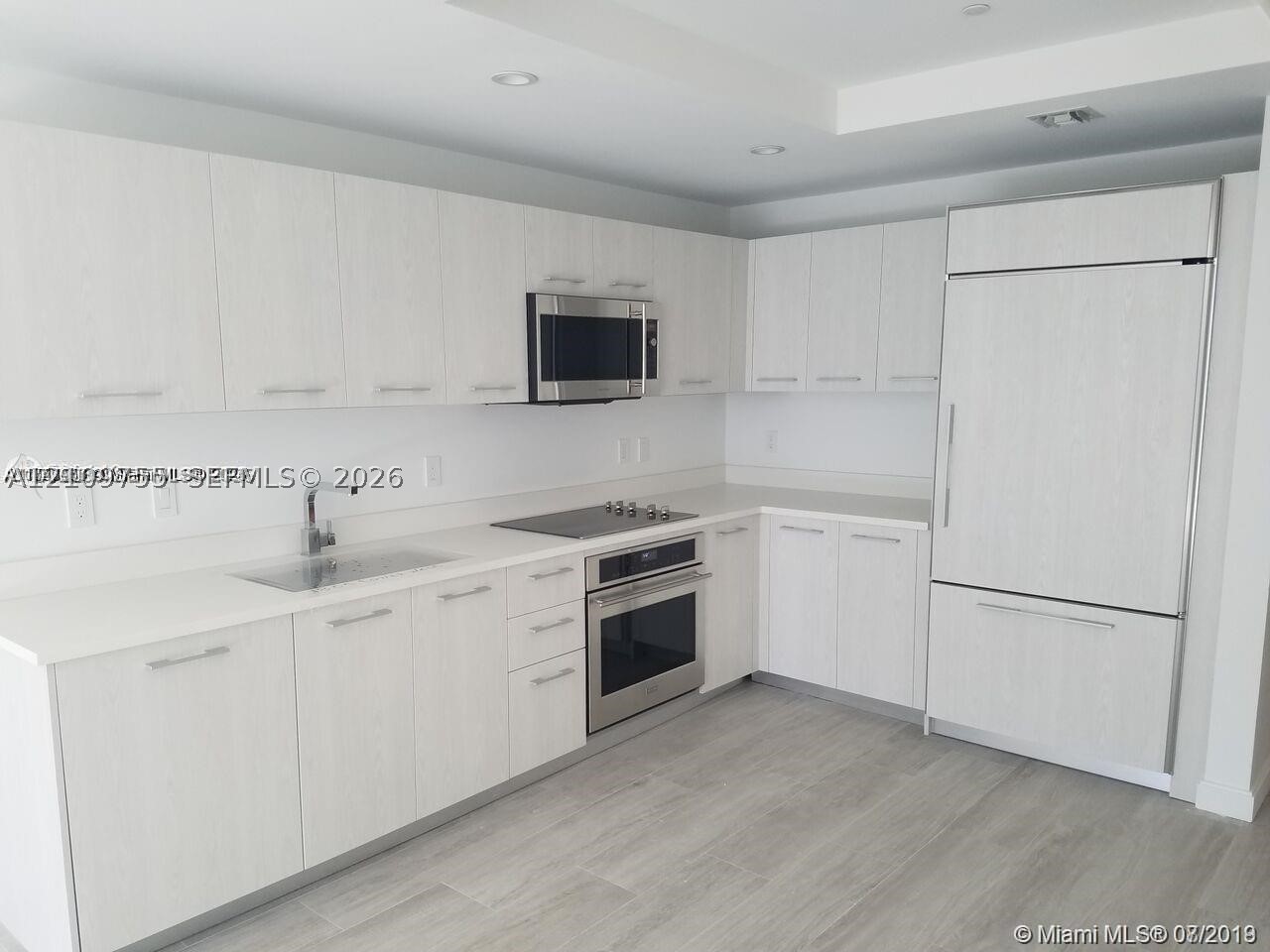 55 SW 9th St #1805 Miami, FL 33130