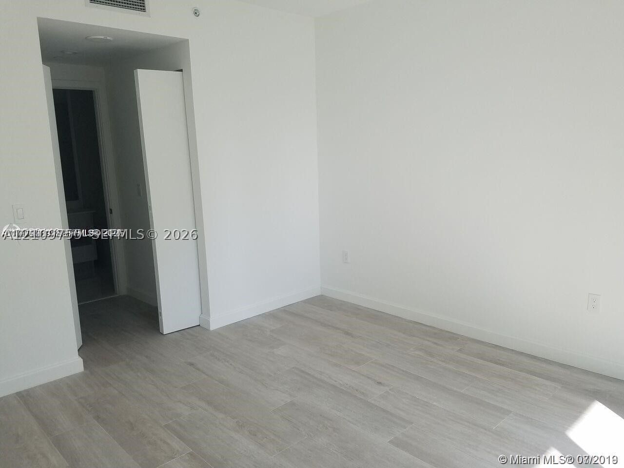 55 SW 9th St #1805 Miami, FL 33130
