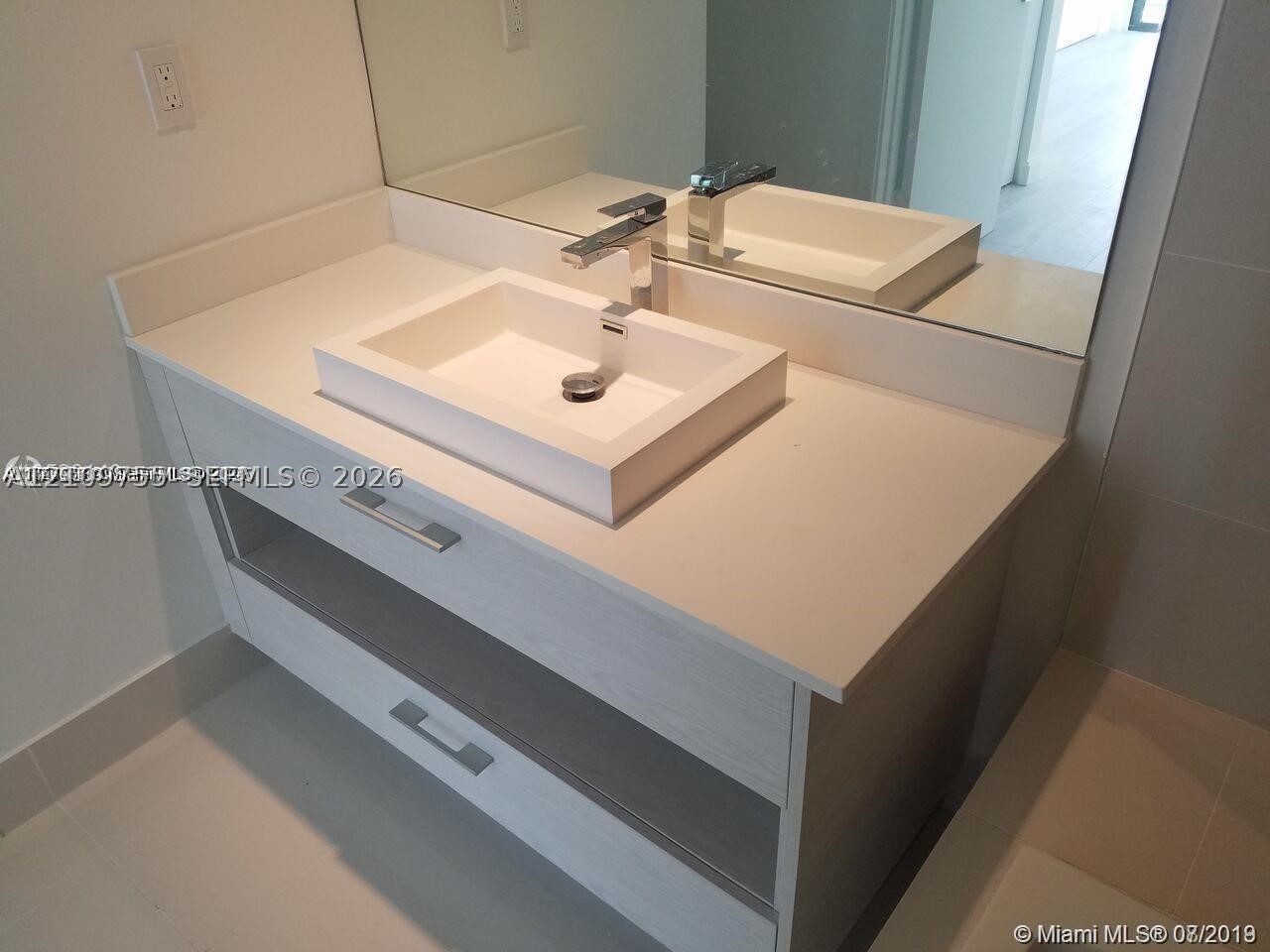 55 SW 9th St #1805 Miami, FL 33130