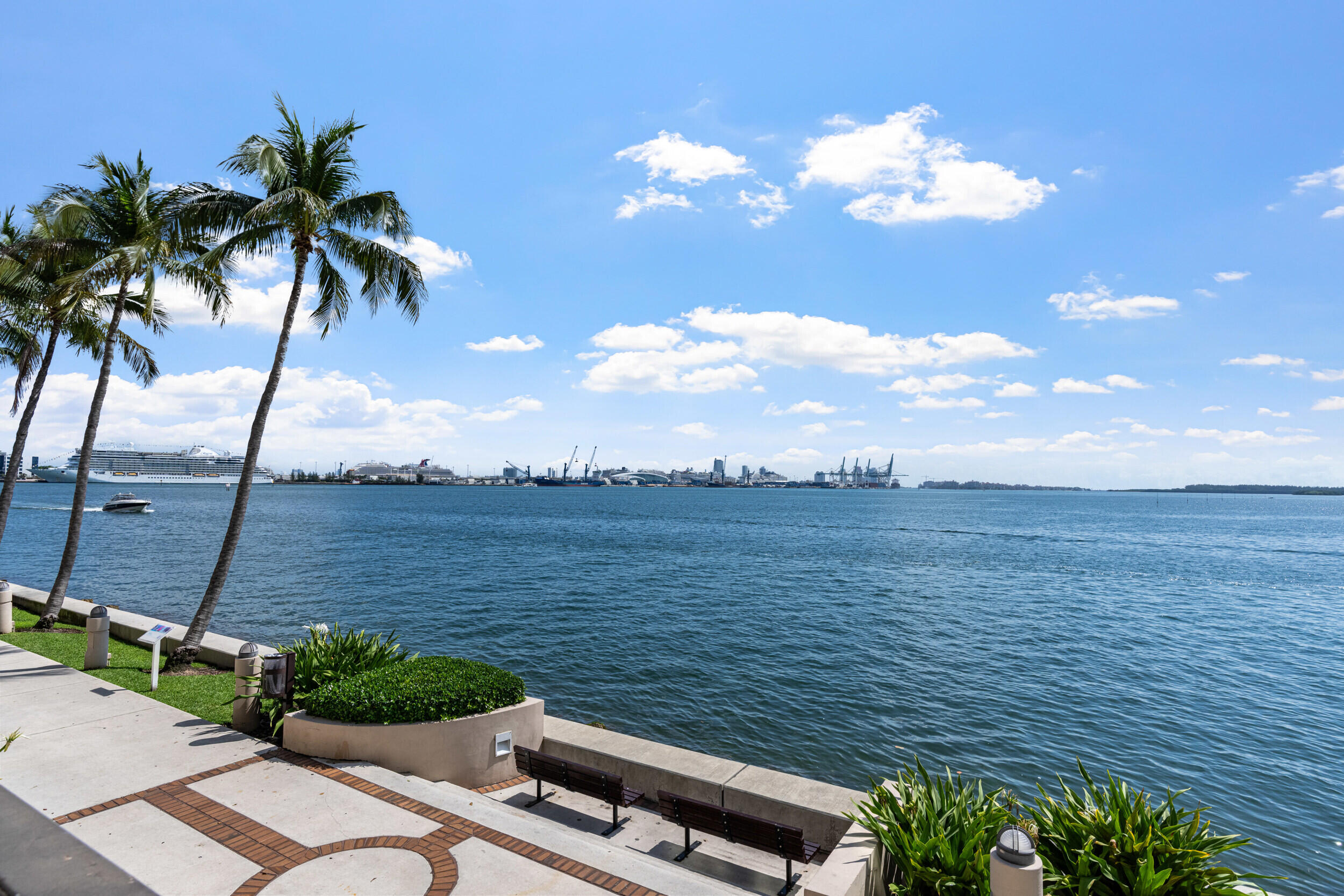 520 Brickell Key #A200 Miami, FL 33131