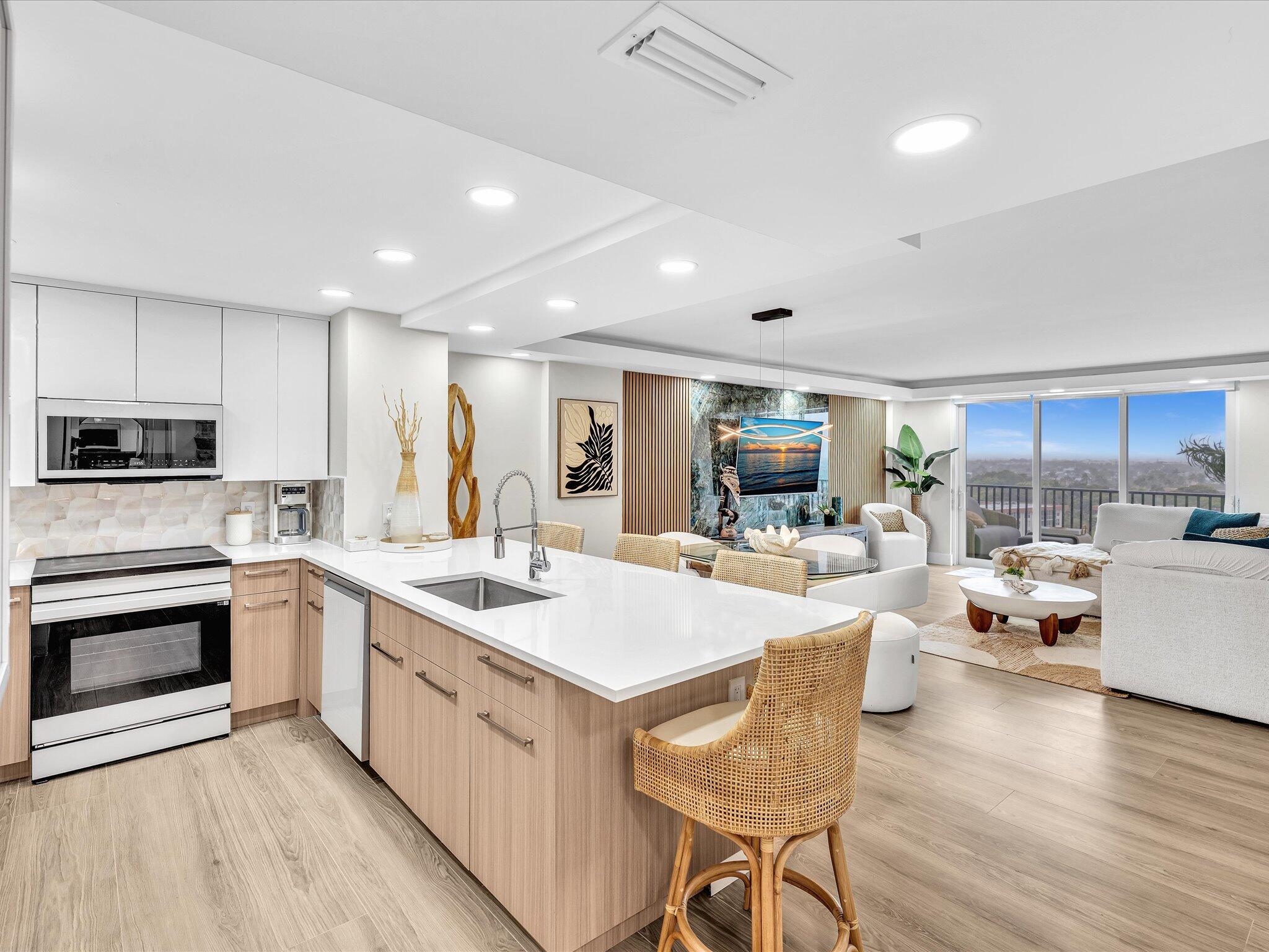 1150 Hillsboro Mile #911