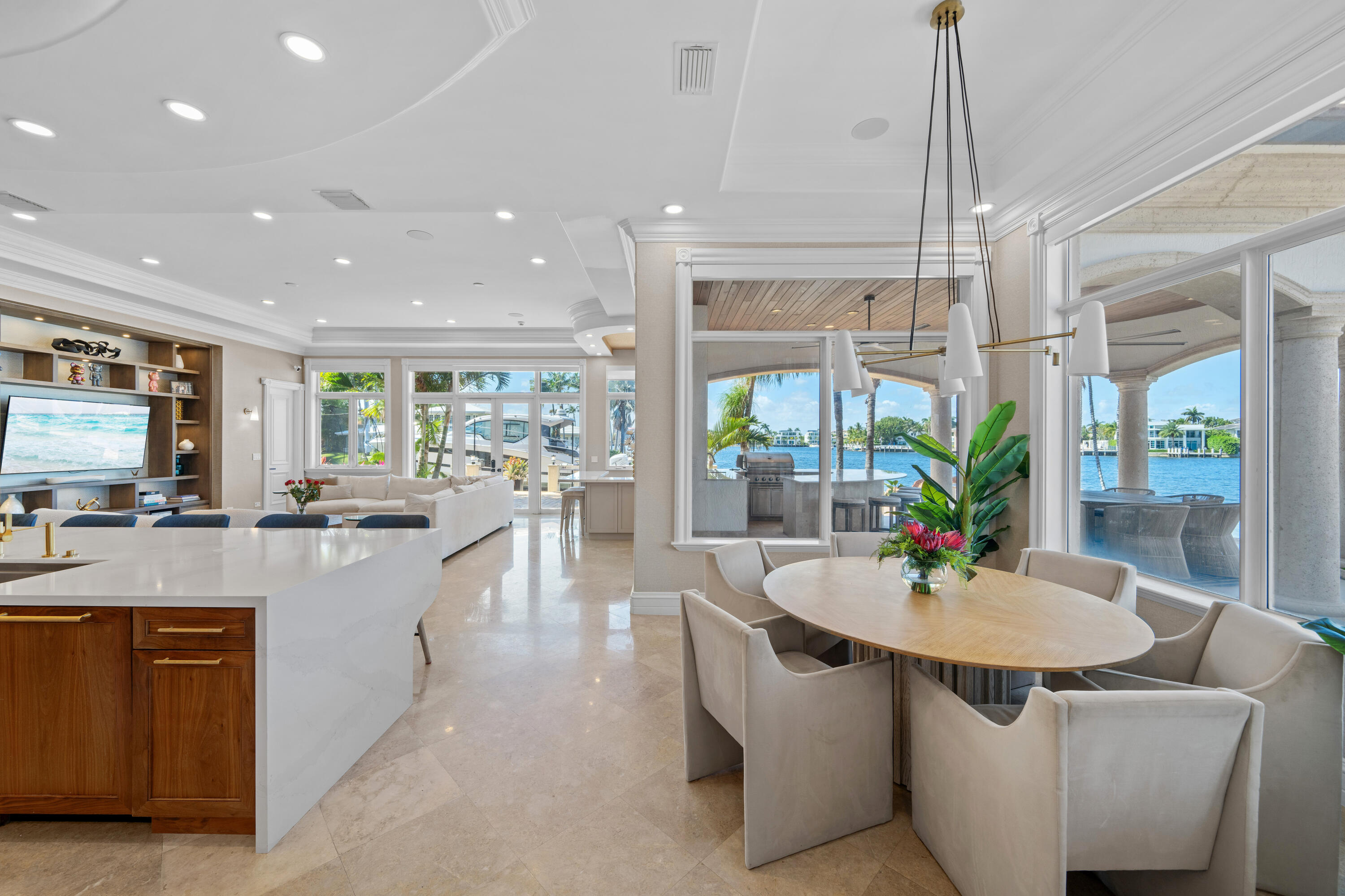 2593 SE 8th Pompano Beach, FL 33062