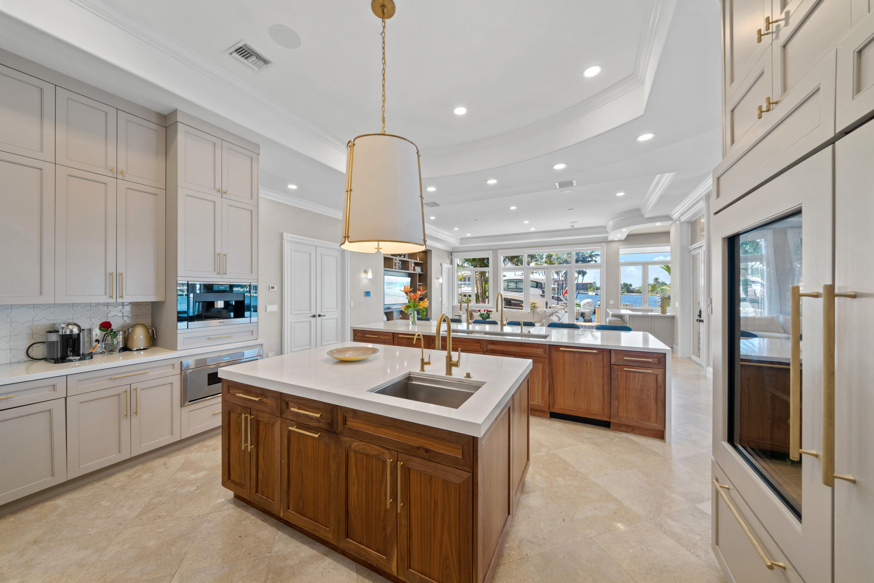 2593 SE 8th Pompano Beach, FL 33062