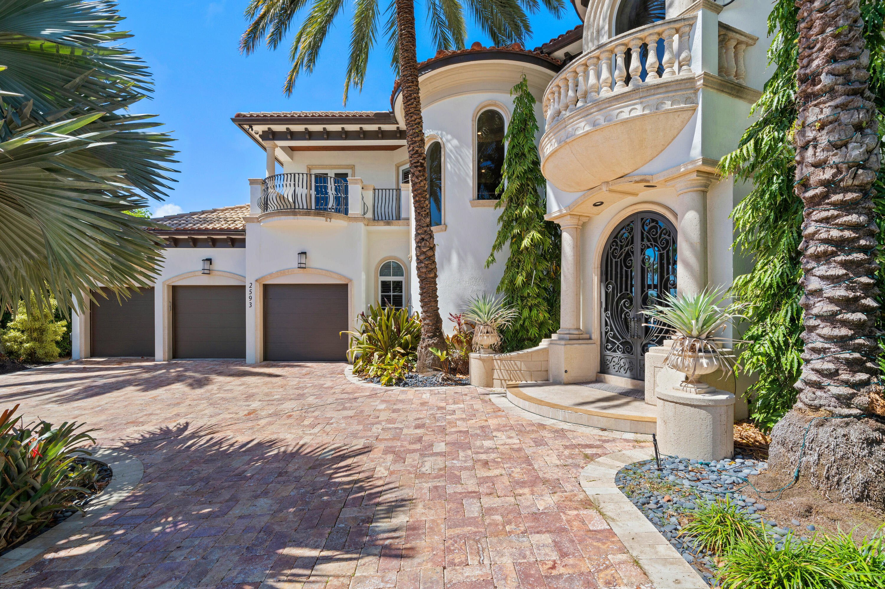 2593 SE 8th Pompano Beach, FL 33062