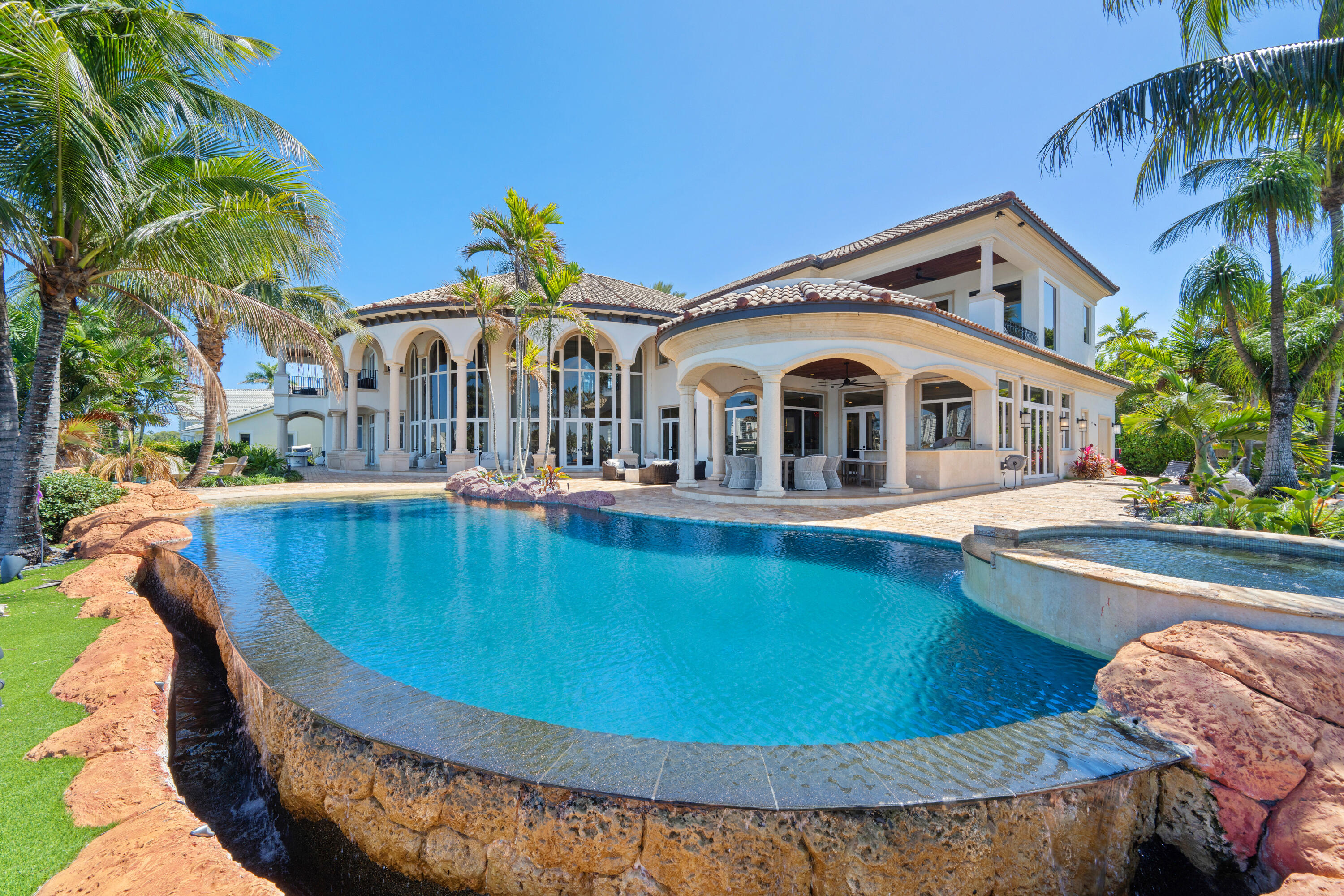 2593 SE 8th Pompano Beach, FL 33062