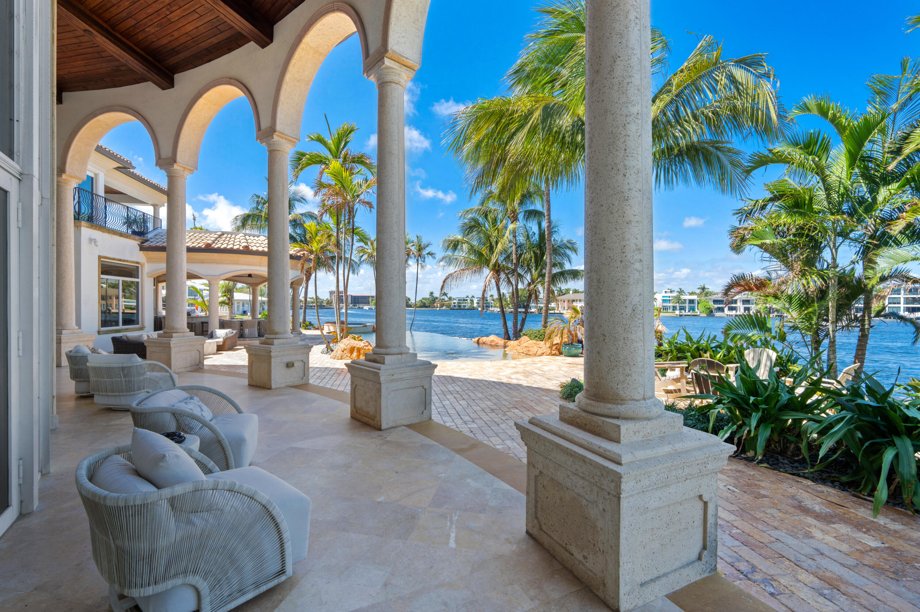 2593 SE 8th Pompano Beach, FL 33062