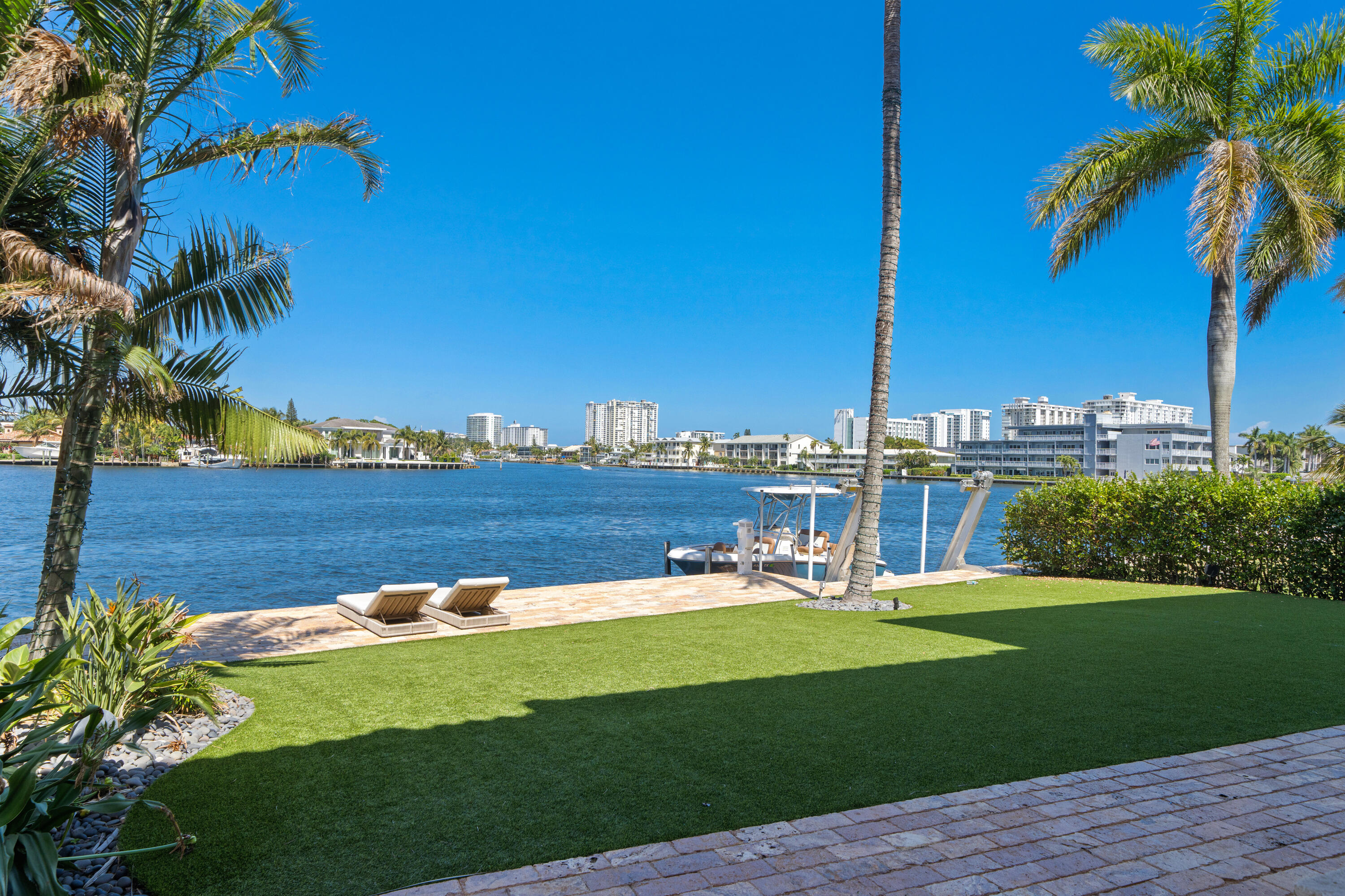 2593 SE 8th Pompano Beach, FL 33062