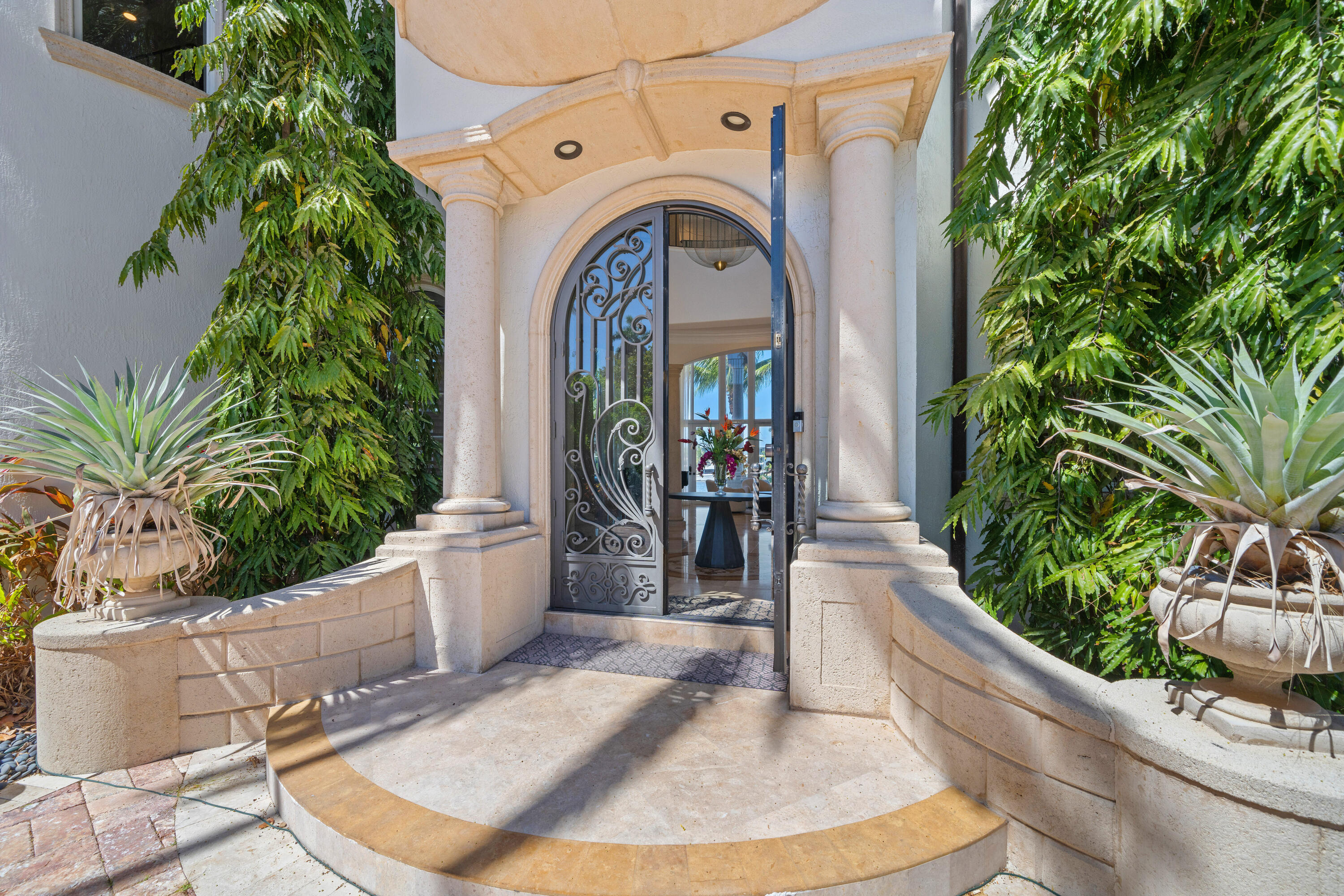 2593 SE 8th Pompano Beach, FL 33062