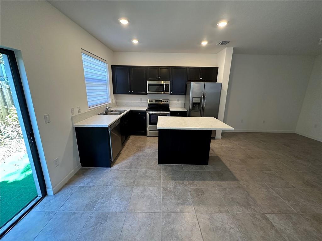 377 NE 208th #377