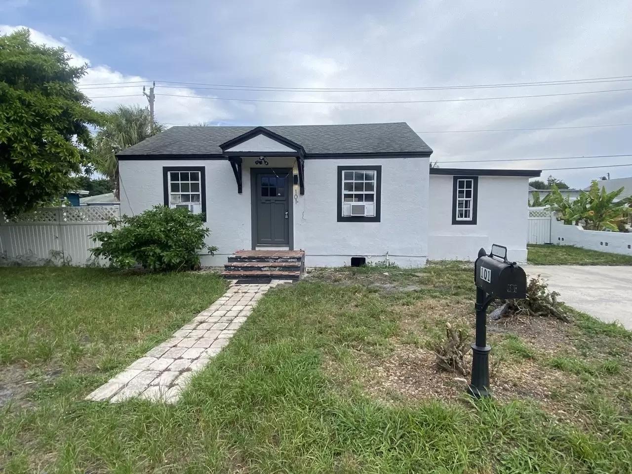 101 E 28th