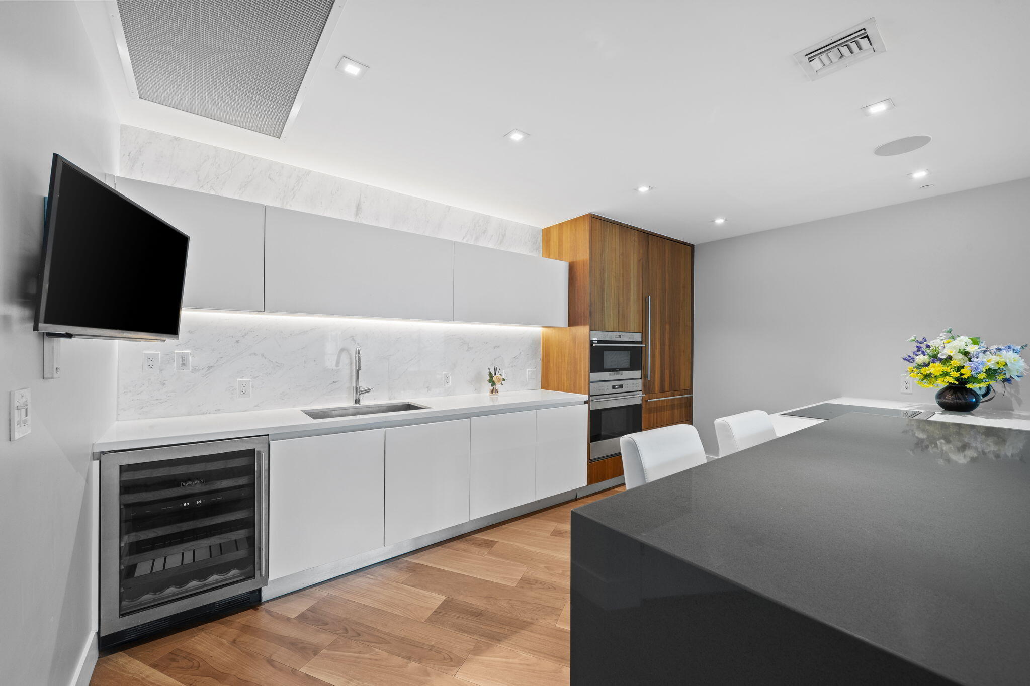 701 N Fort Lauderdale Bch #1103 Fort Lauderdale, FL 33304