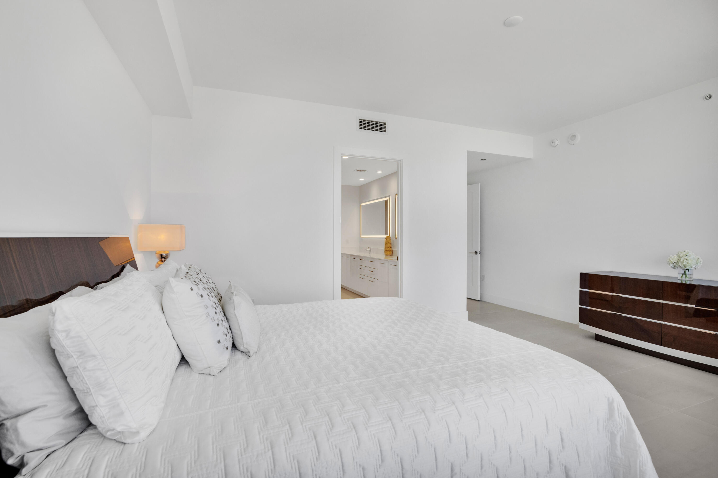 151 N Seabreeze Blvd #Unit 504 Fort Lauderdale, FL 33304