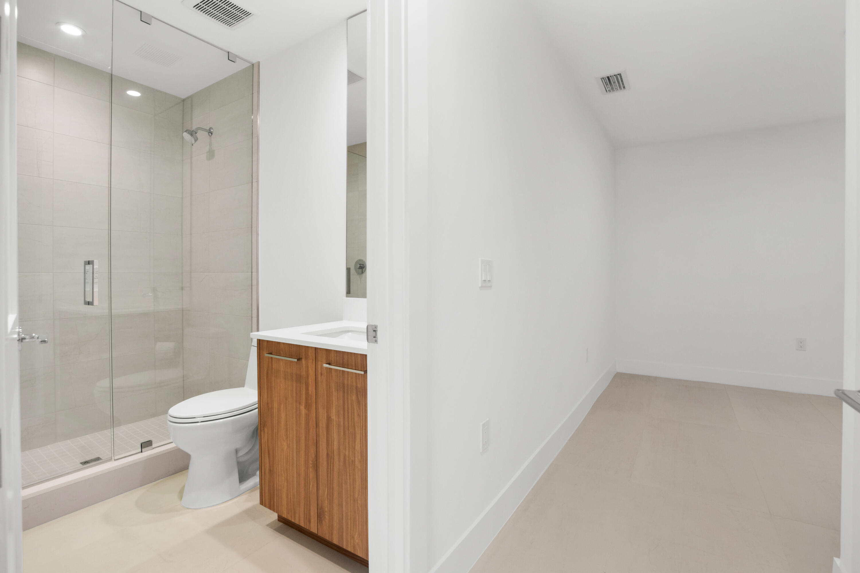 151 N Seabreeze Blvd #Unit 504 Fort Lauderdale, FL 33304
