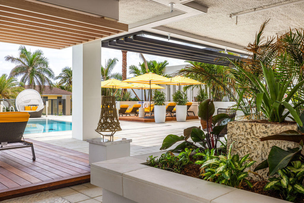 305 Briny #402 Pompano Beach, FL 33062