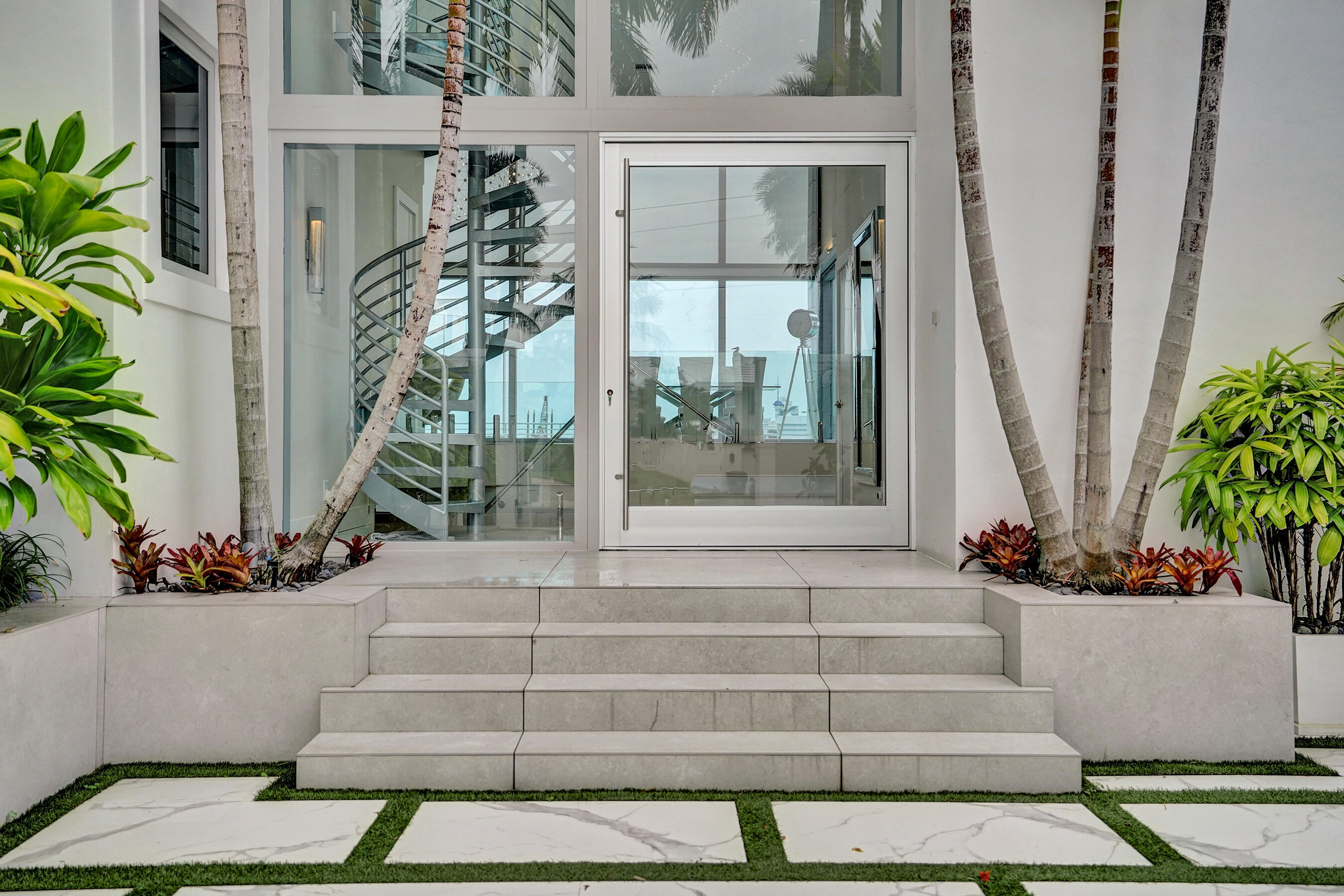 2200 SE 21st Fort Lauderdale, FL 33316