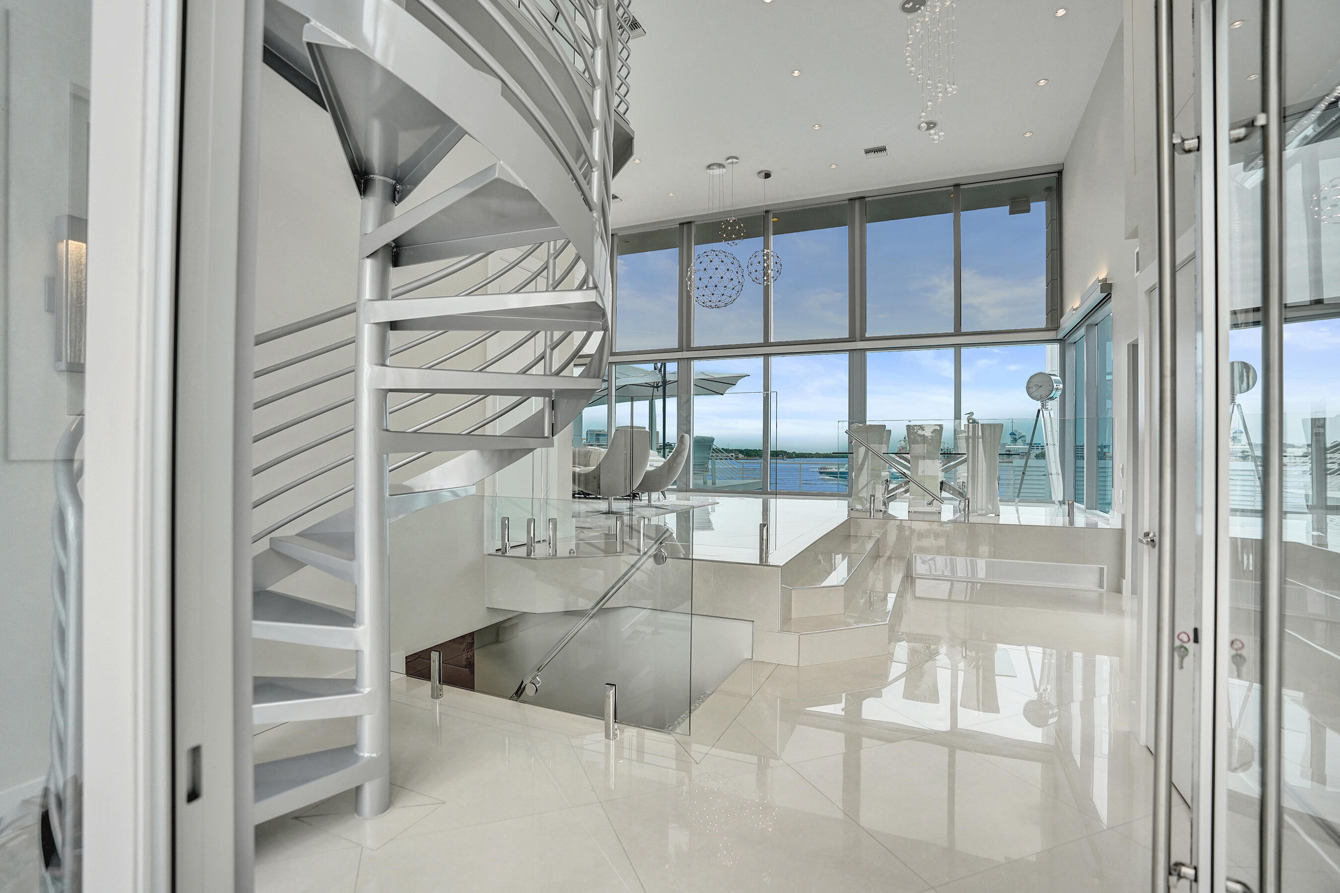 2200 SE 21st Fort Lauderdale, FL 33316