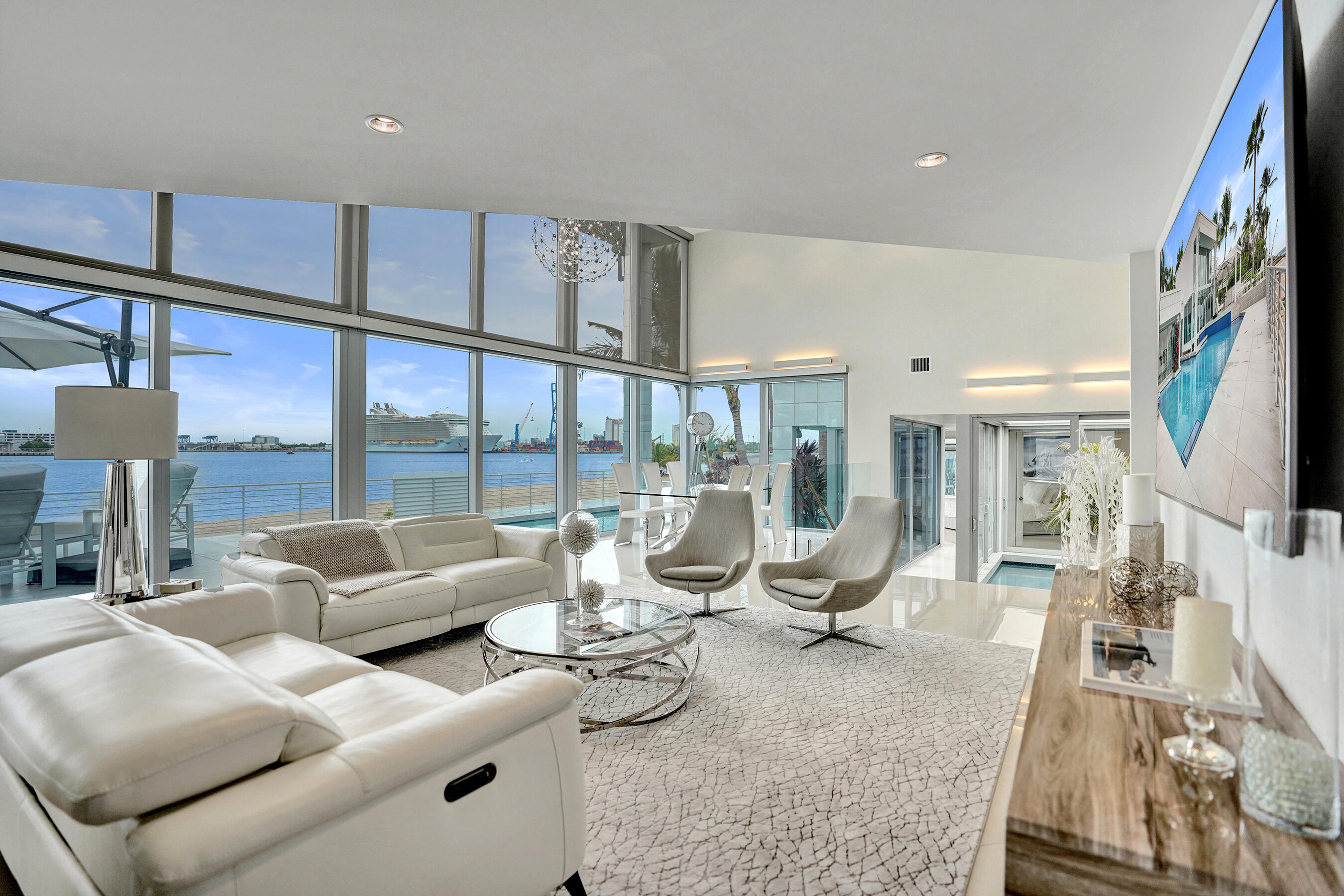 2200 SE 21st Fort Lauderdale, FL 33316