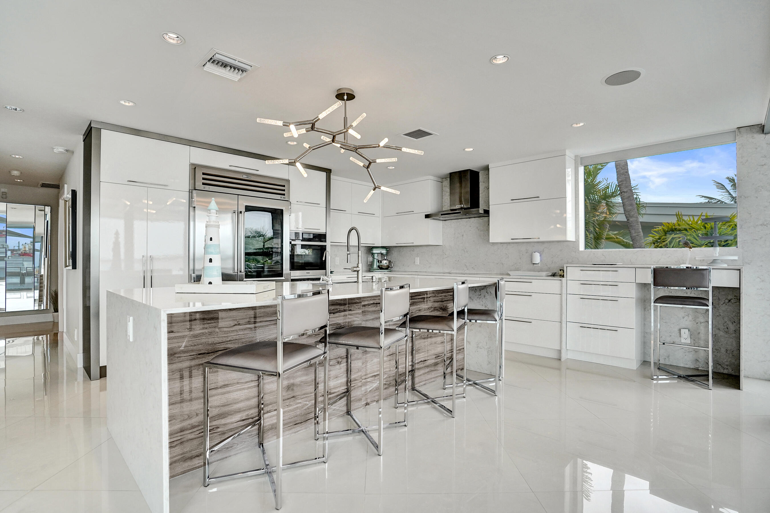 2200 SE 21st Fort Lauderdale, FL 33316