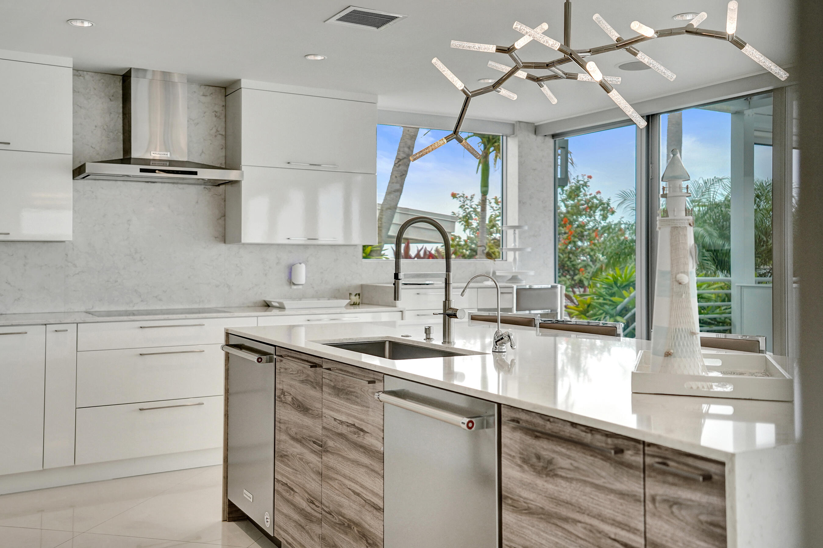 2200 SE 21st Fort Lauderdale, FL 33316