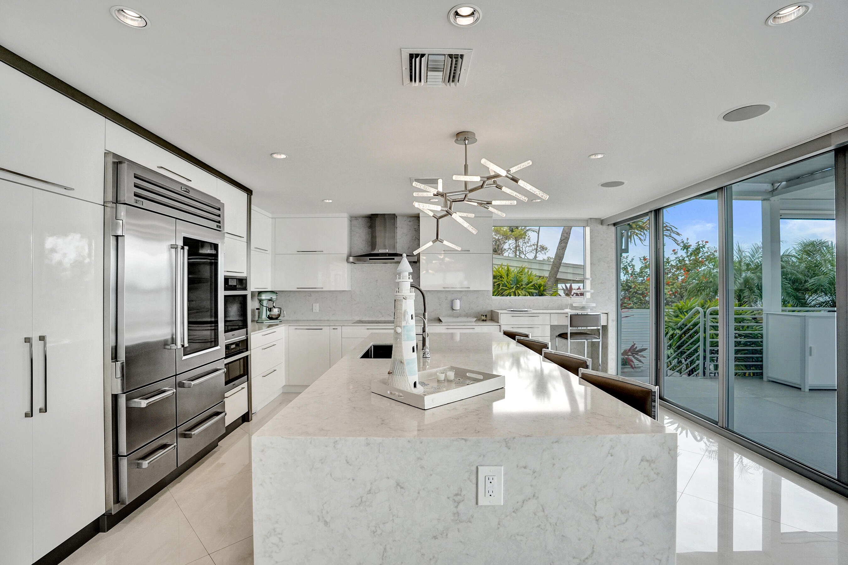 2200 SE 21st Fort Lauderdale, FL 33316