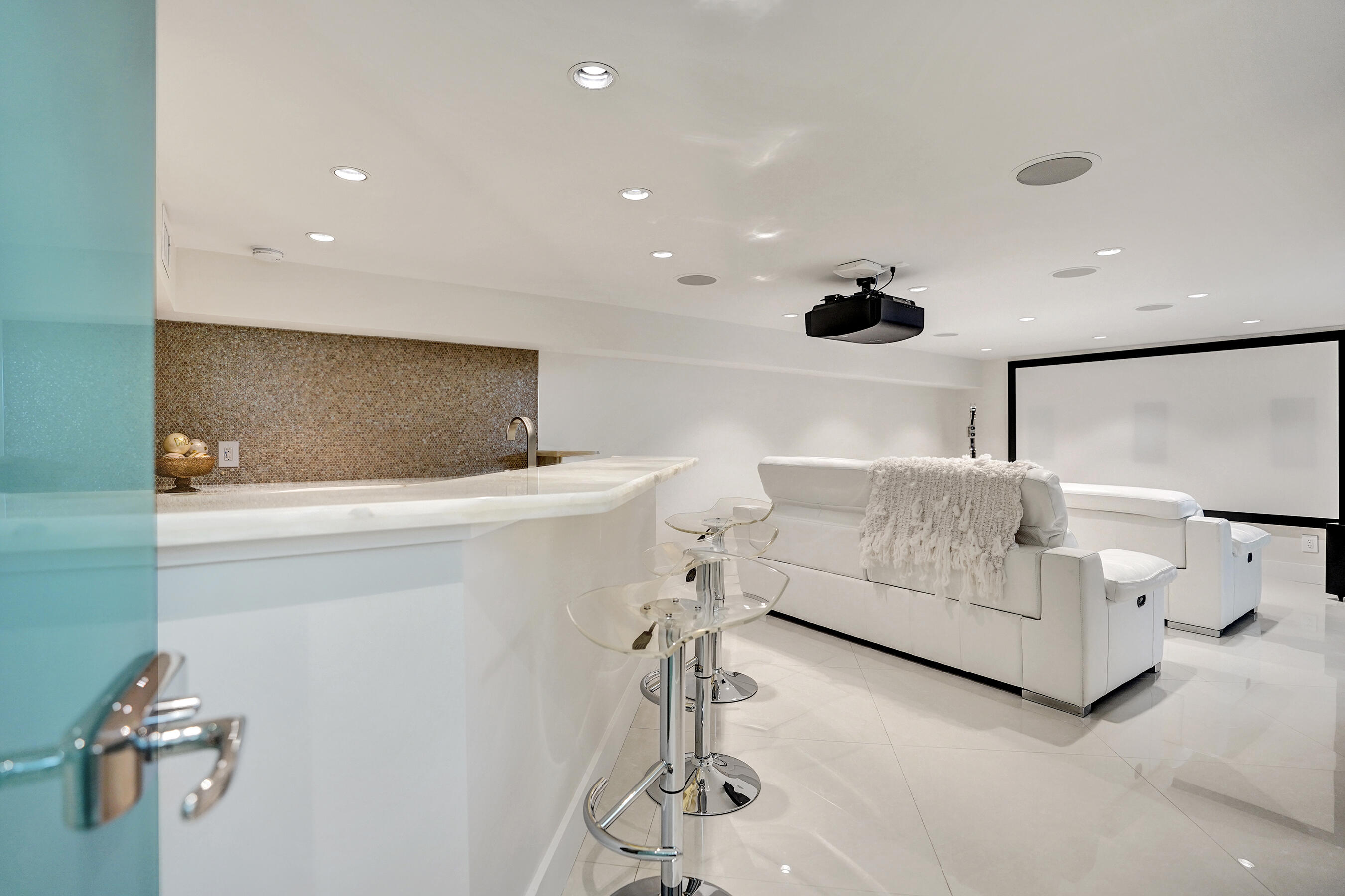 2200 SE 21st Fort Lauderdale, FL 33316