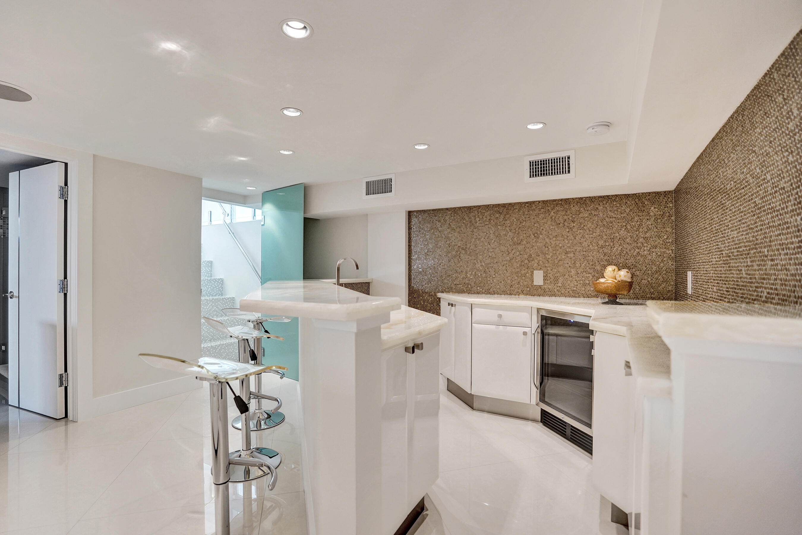 2200 SE 21st Fort Lauderdale, FL 33316