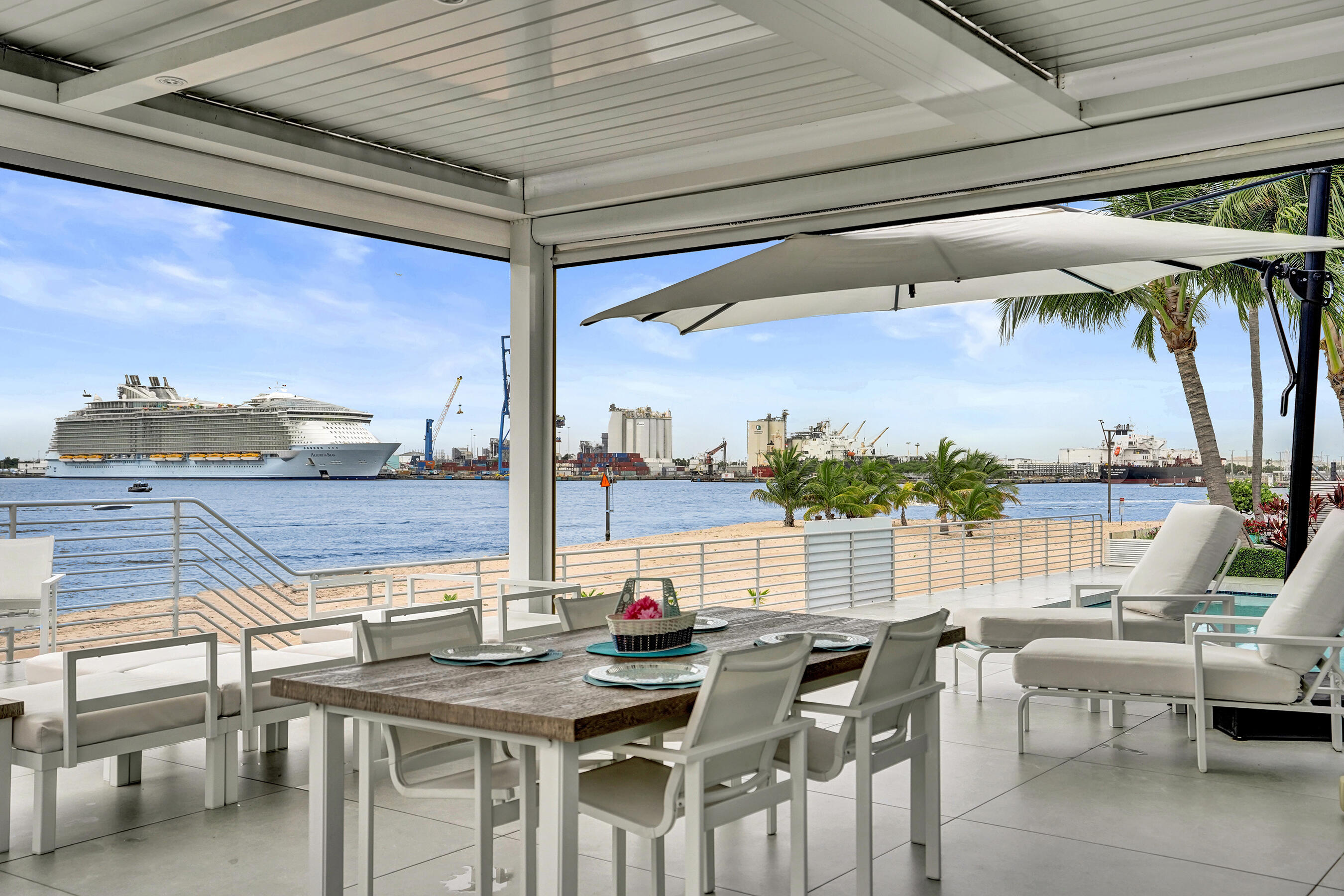 2200 SE 21st Fort Lauderdale, FL 33316