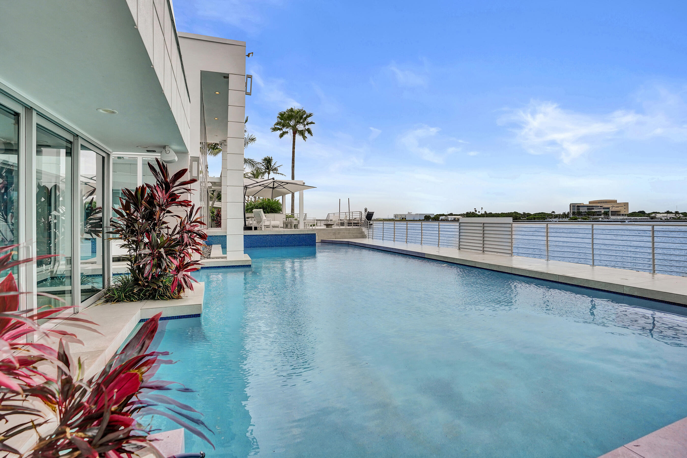 2200 SE 21st Fort Lauderdale, FL 33316