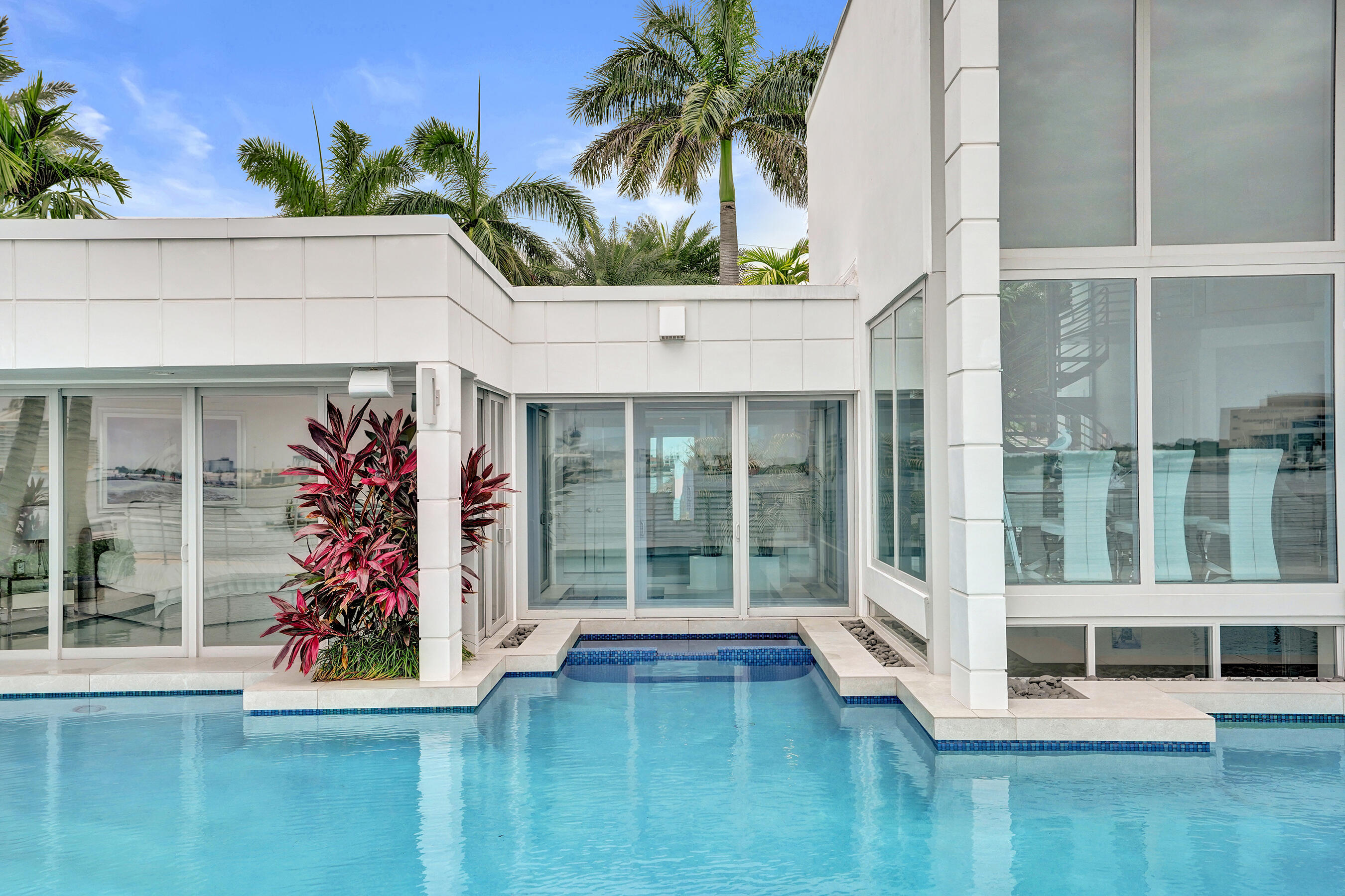 2200 SE 21st Fort Lauderdale, FL 33316