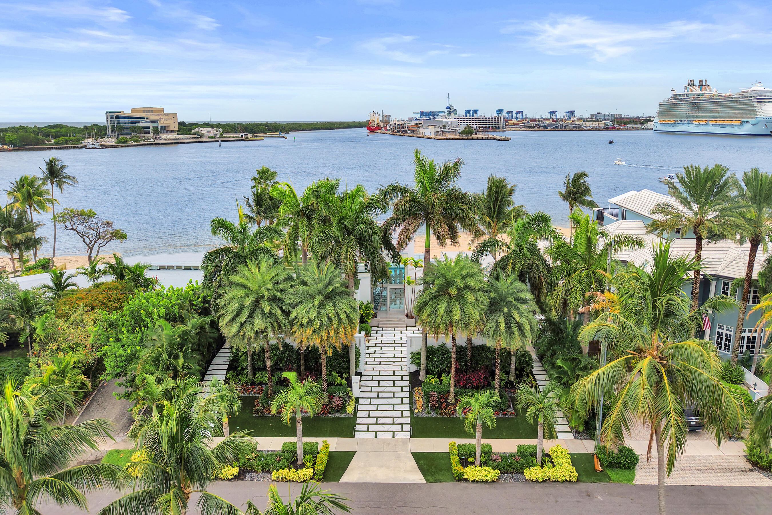 2200 SE 21st Fort Lauderdale, FL 33316